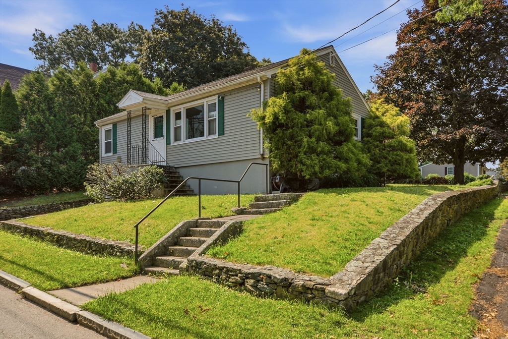 1443 Bedford St Property Photo 3