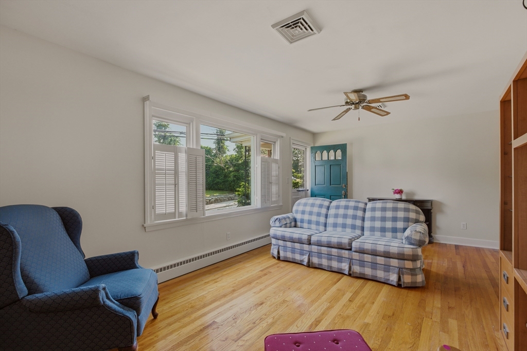 1443 Bedford St Property Photo 8