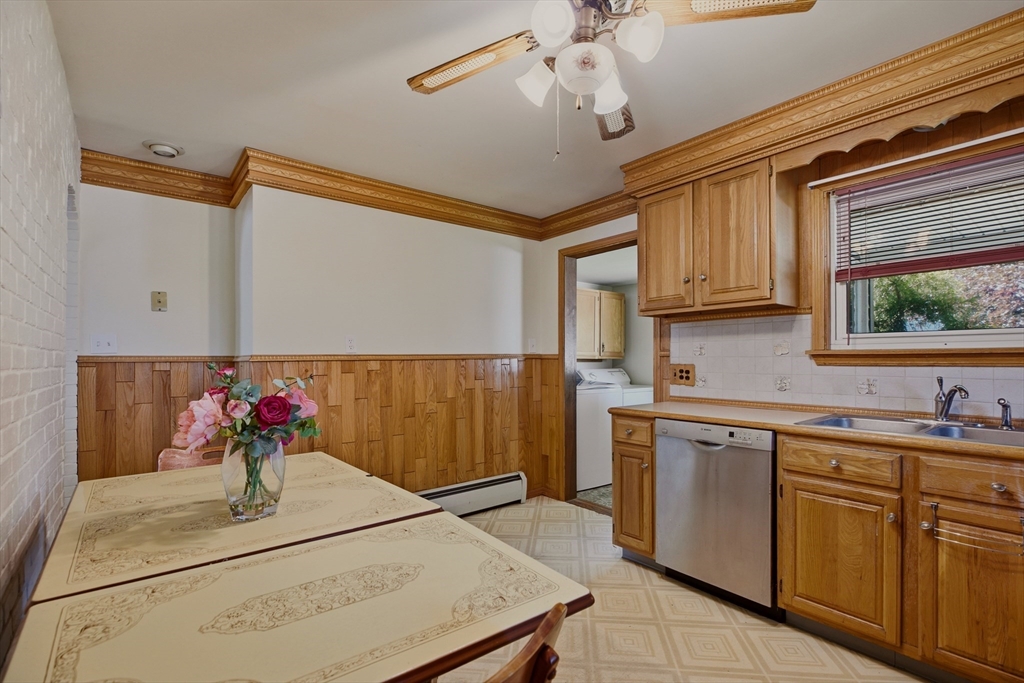 1443 Bedford St Property Photo 14