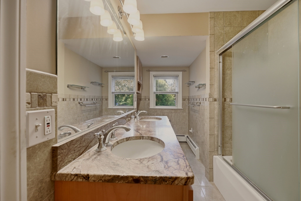 1443 Bedford St Property Photo 24