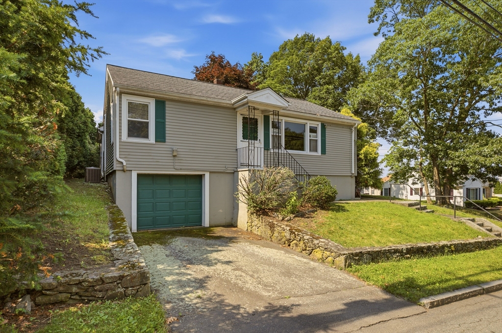 1443 Bedford St Property Photo 34