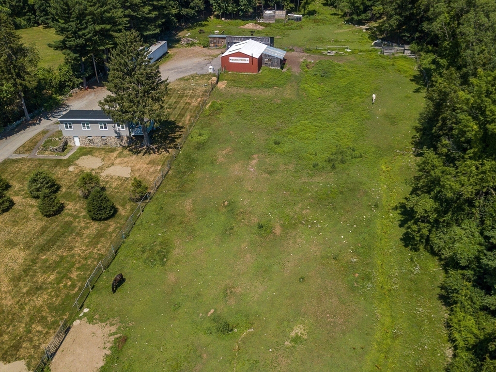 183 Main St Property Photo 8
