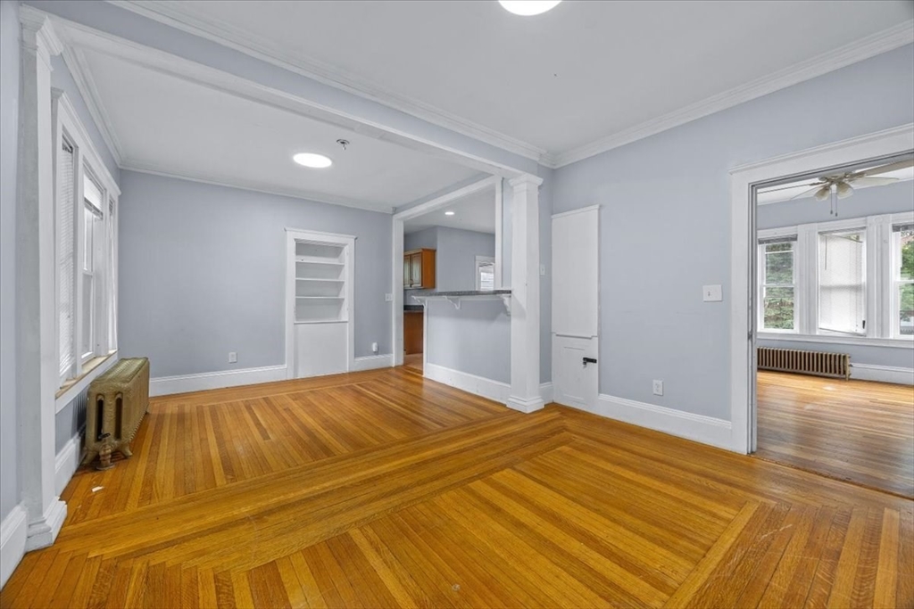 229 W Chestnut St Property Photo 10