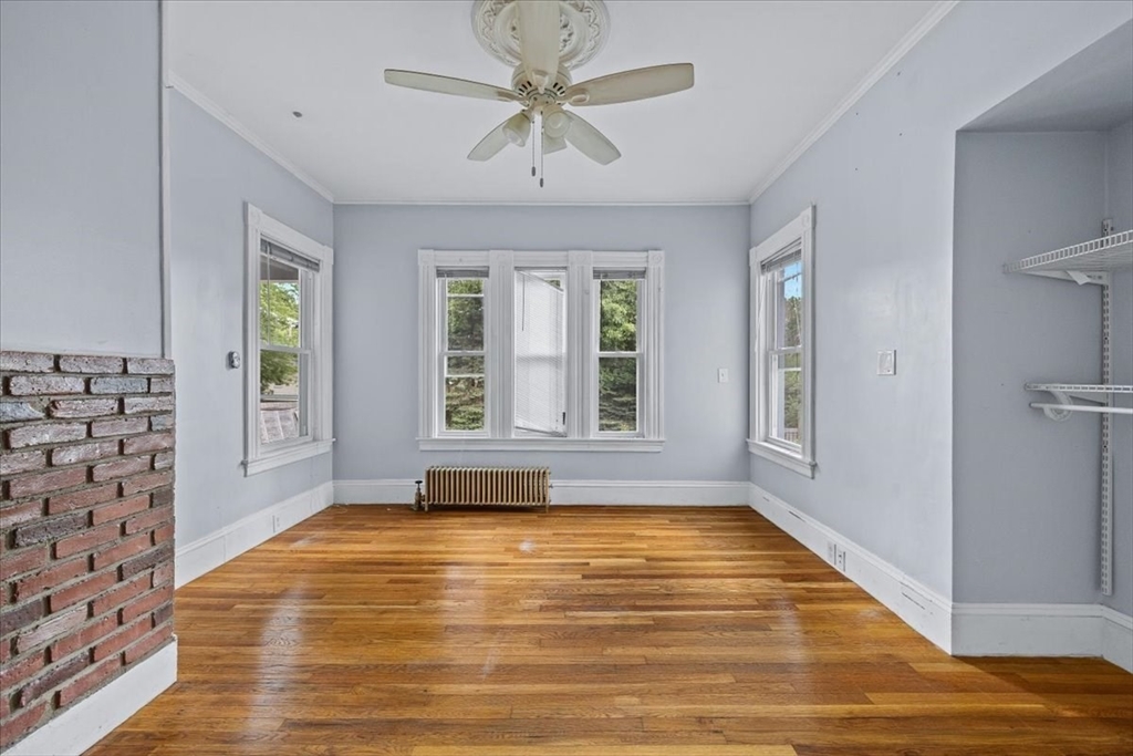 229 W Chestnut St Property Photo 13