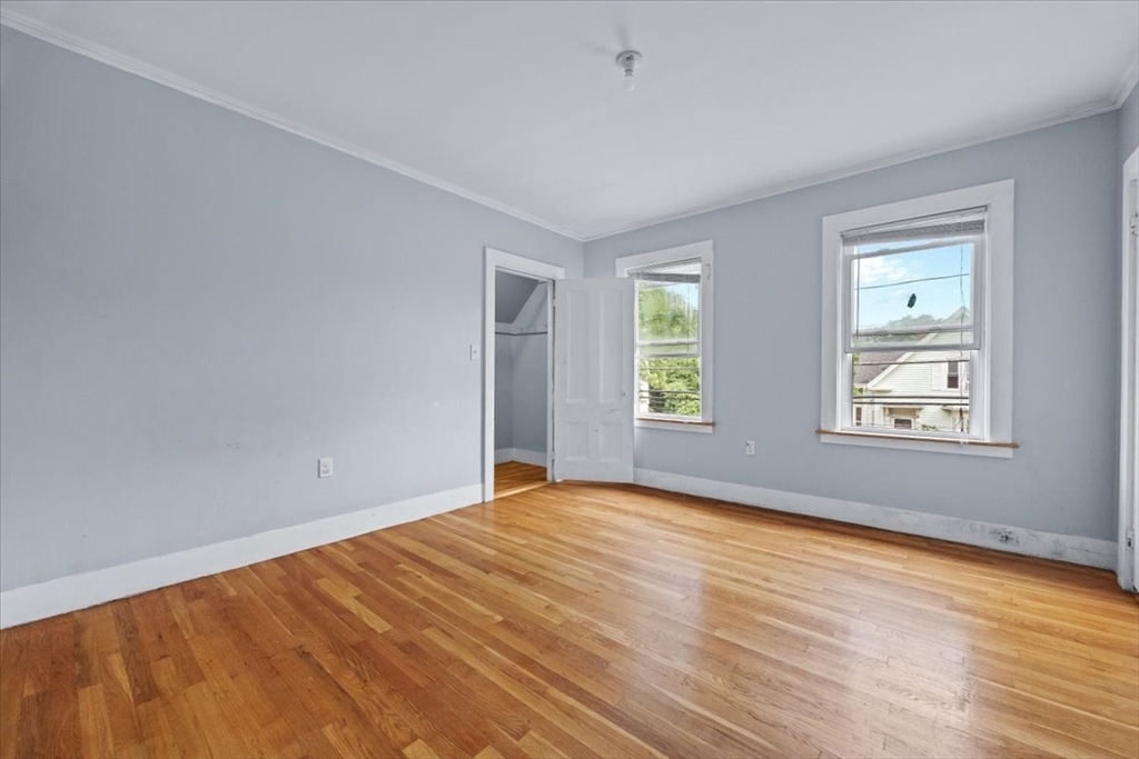 229 W Chestnut St Property Photo 18