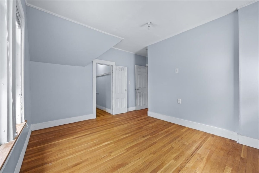 229 W Chestnut St Property Photo 21