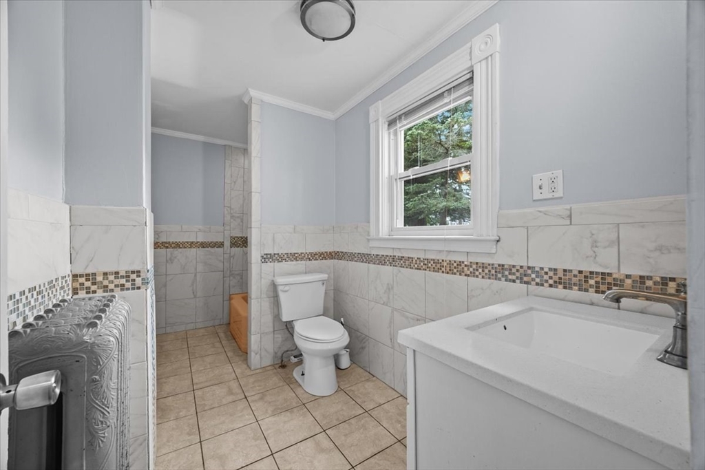 229 W Chestnut St Property Photo 24