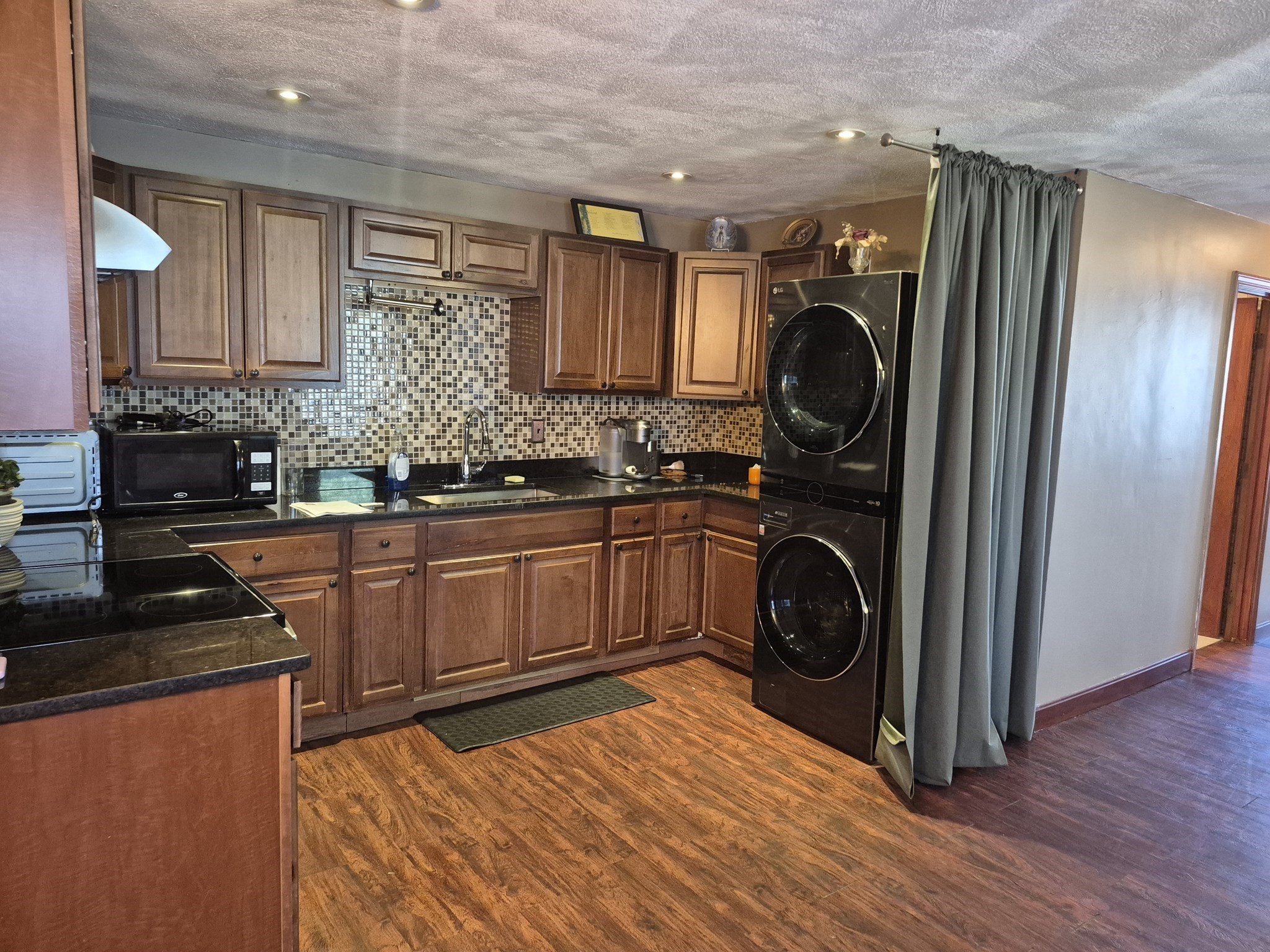 33a Jackson Street # 203 Property Photo 4