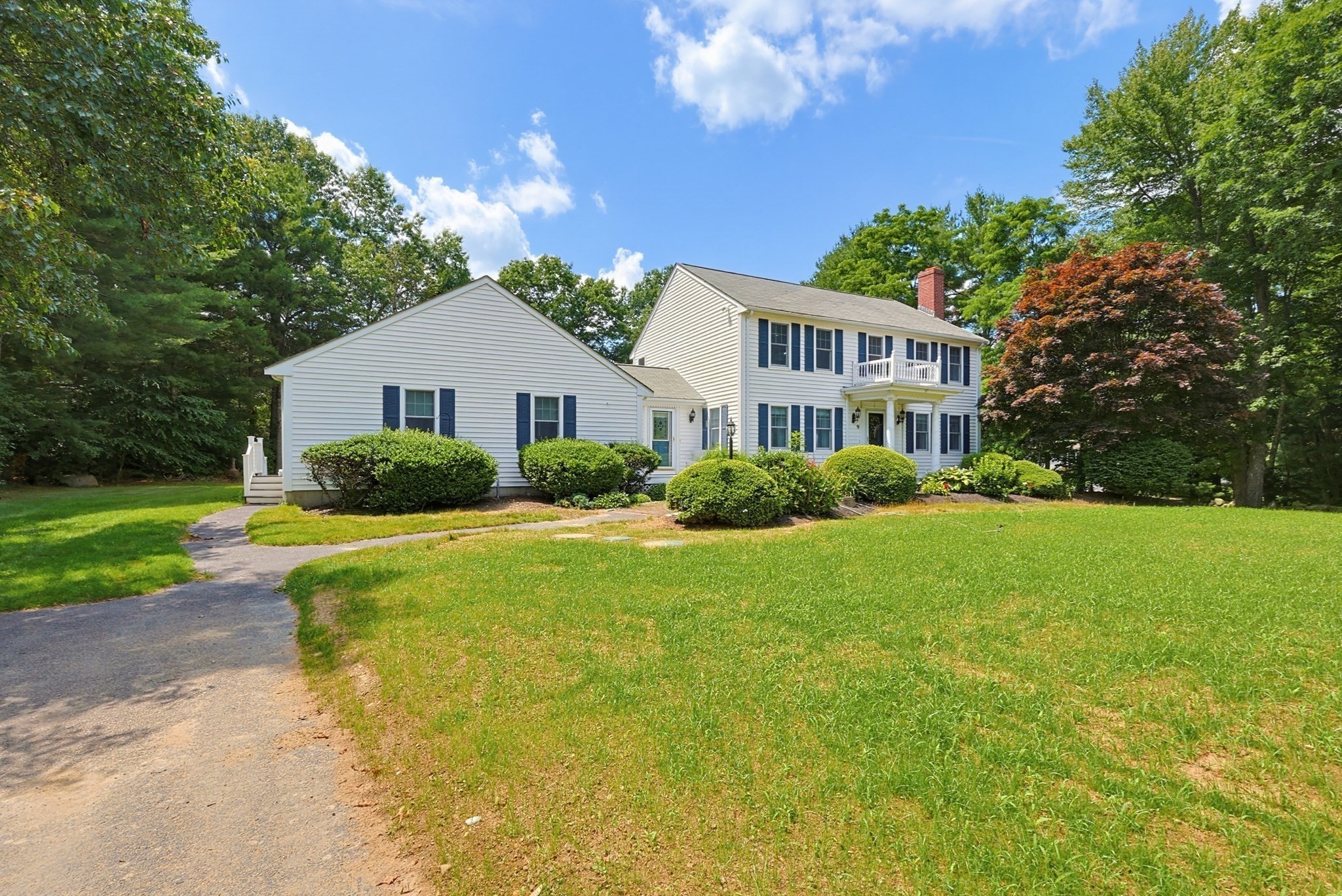 9 Northville Ave Property Photo 4