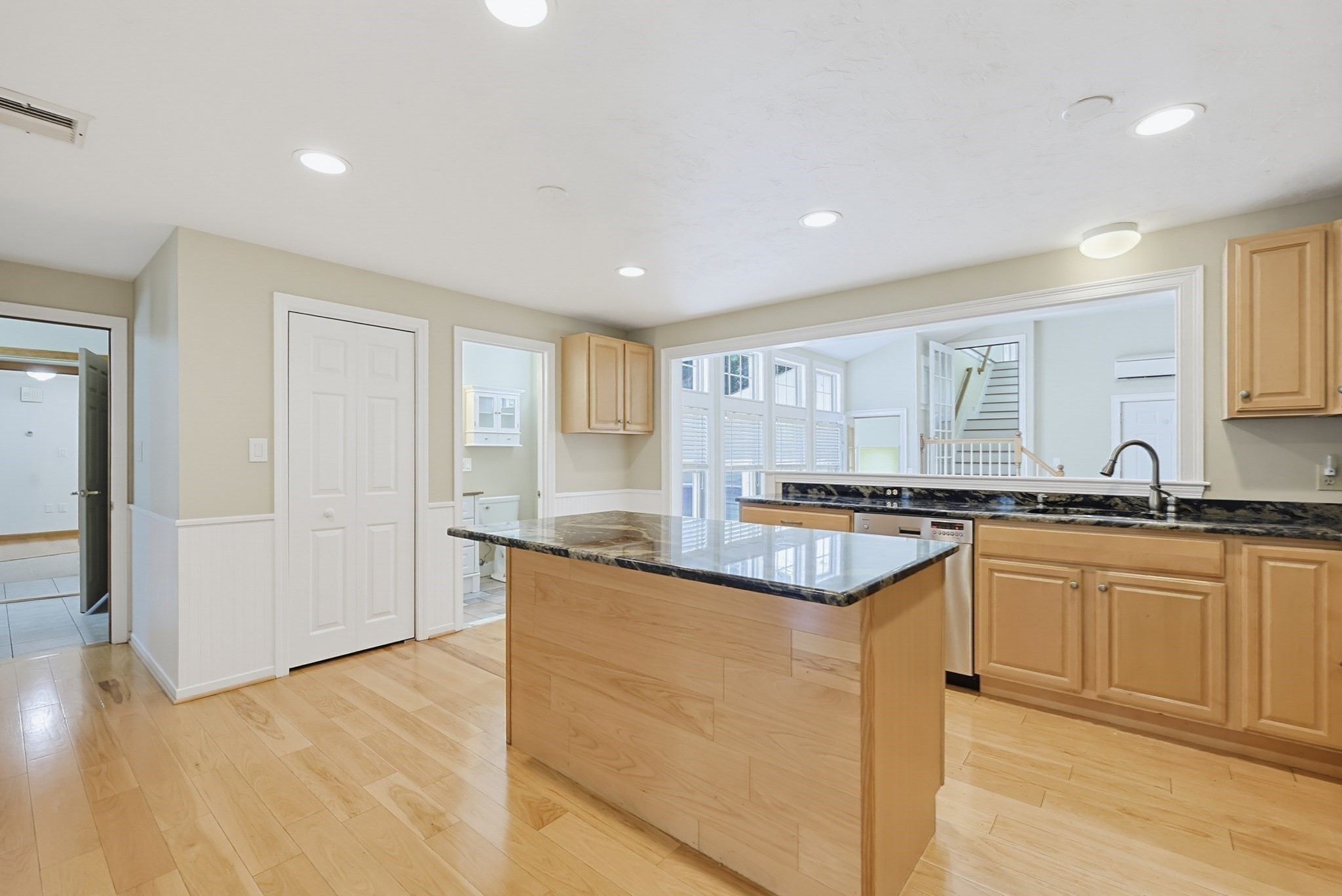 9 Northville Ave Property Photo 13