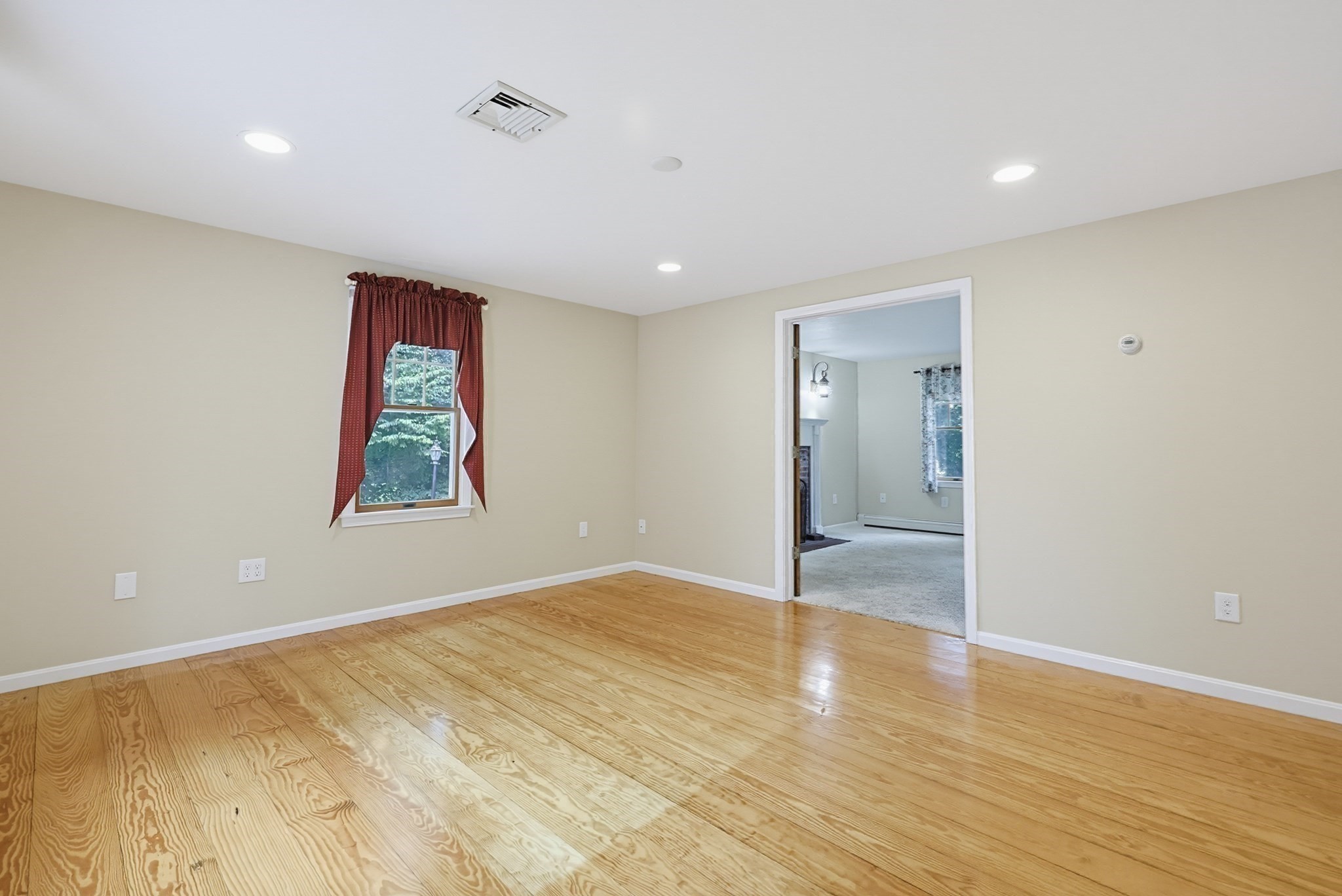 9 Northville Ave Property Photo 28