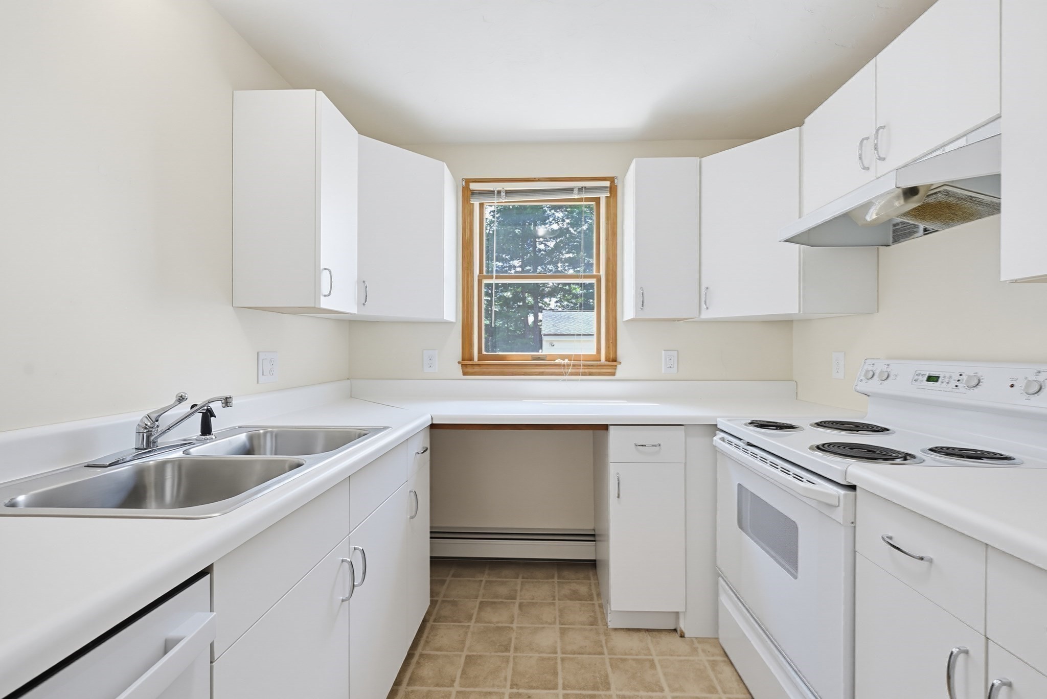 9 Northville Ave Property Photo 31