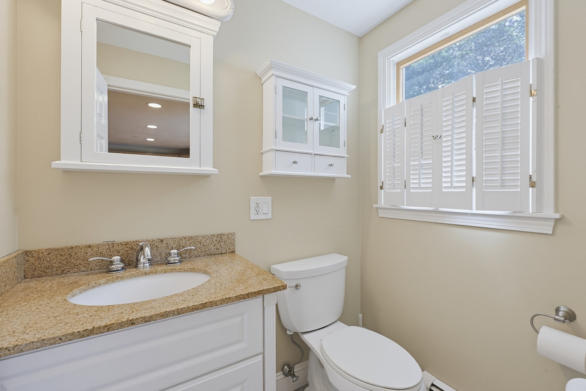 9 Northville Ave Property Photo 34
