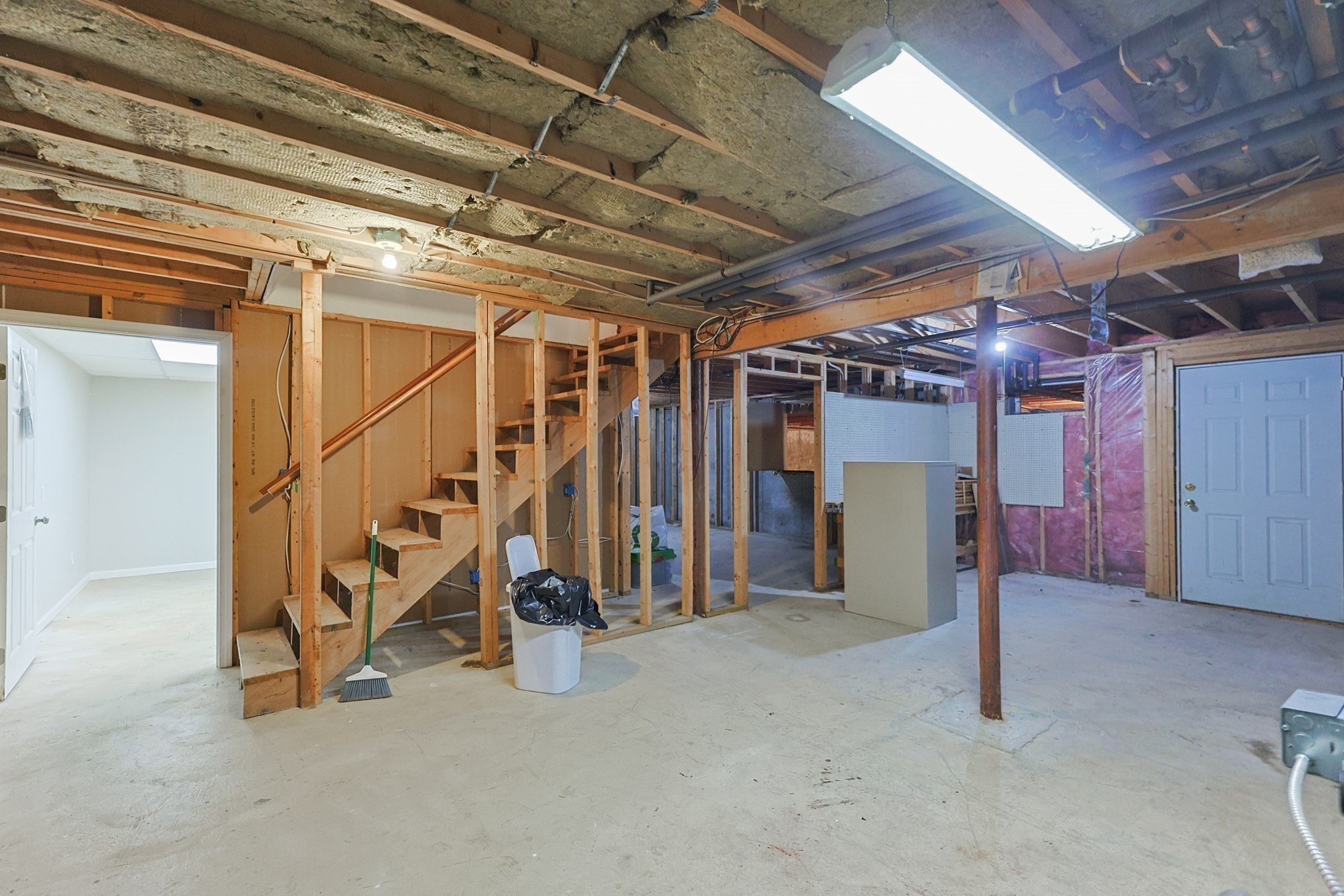 9 Northville Ave Property Photo 37