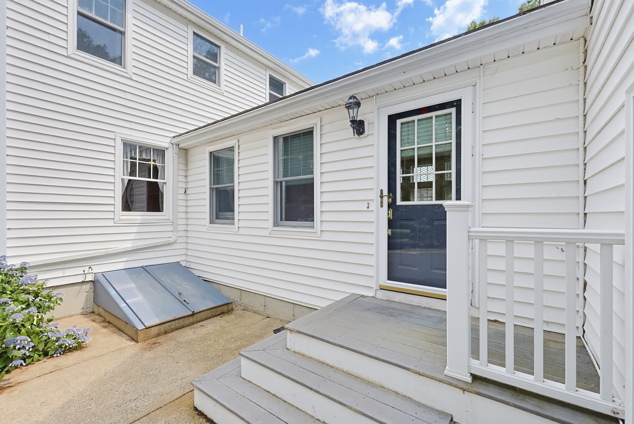 9 Northville Ave Property Photo 39