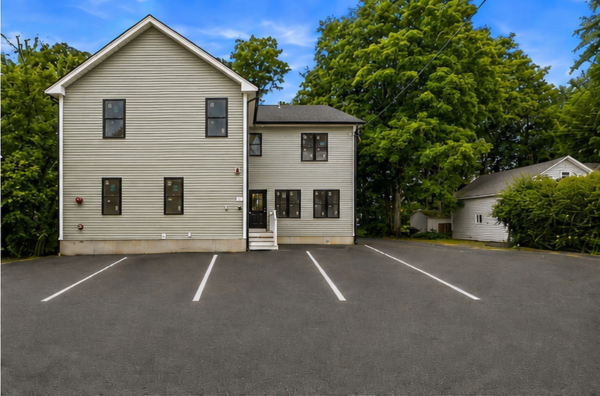 4 Mayhew St Side Property Photo 1
