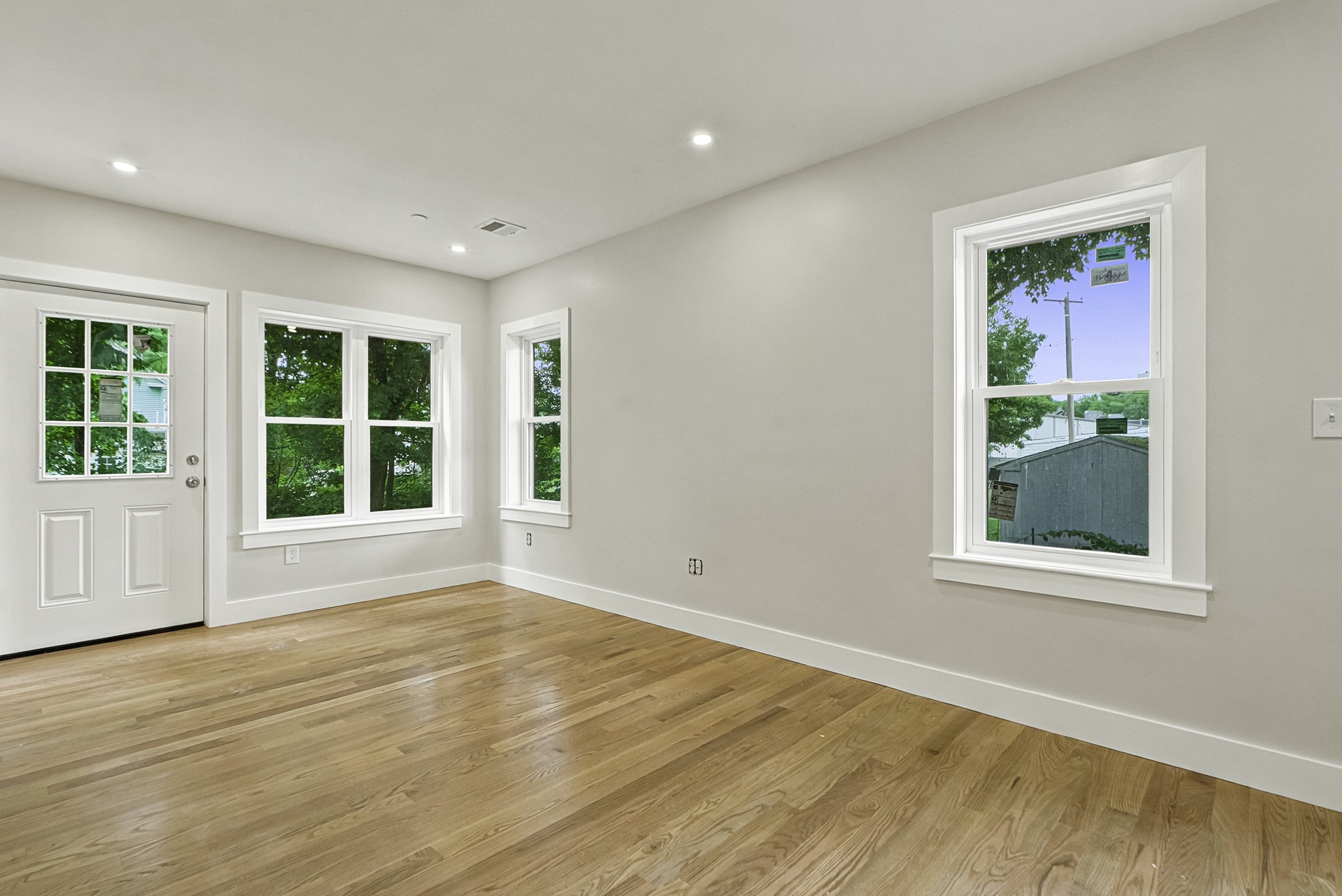 4 Mayhew St Side Property Photo 8
