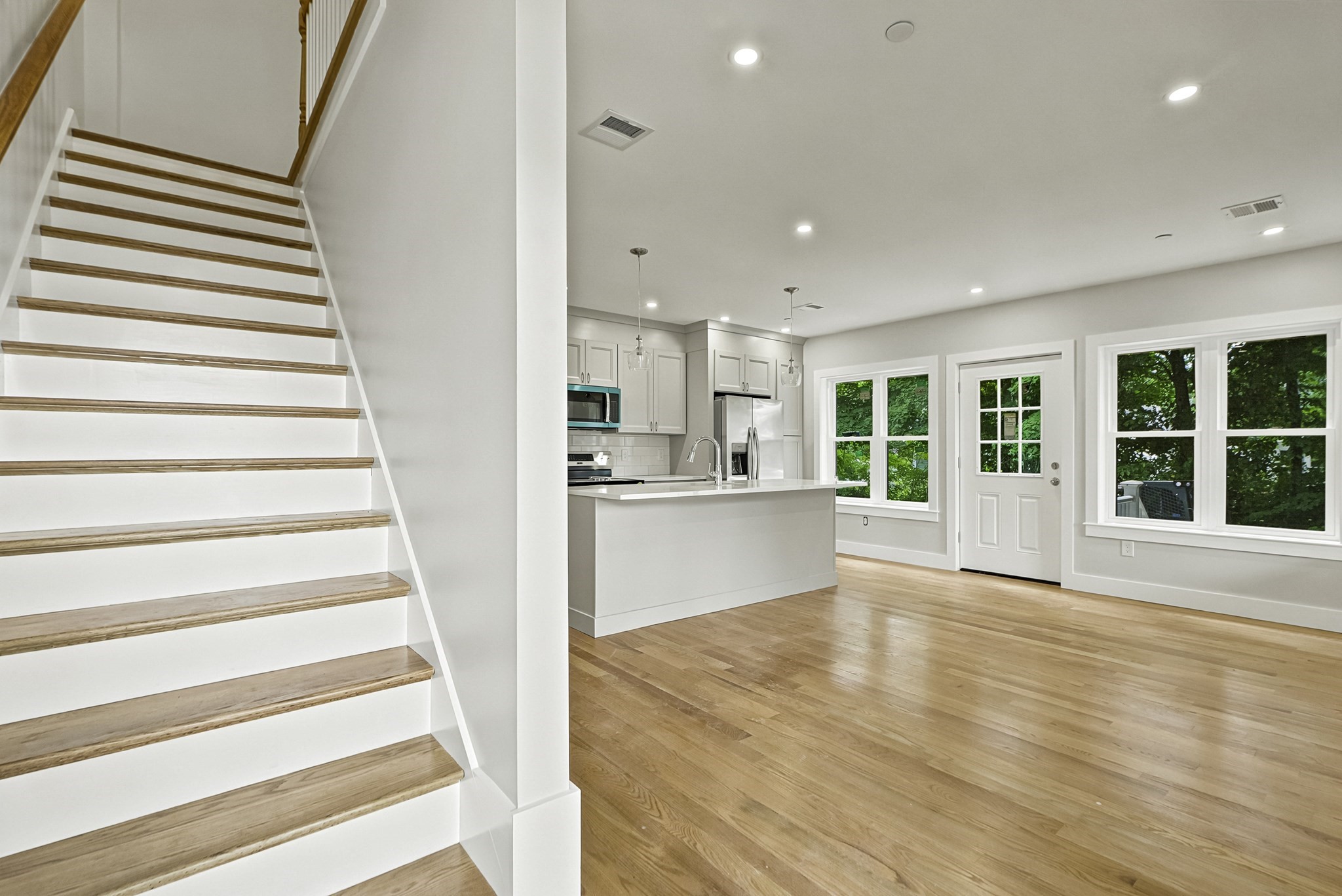 4 Mayhew St Side Property Photo 9