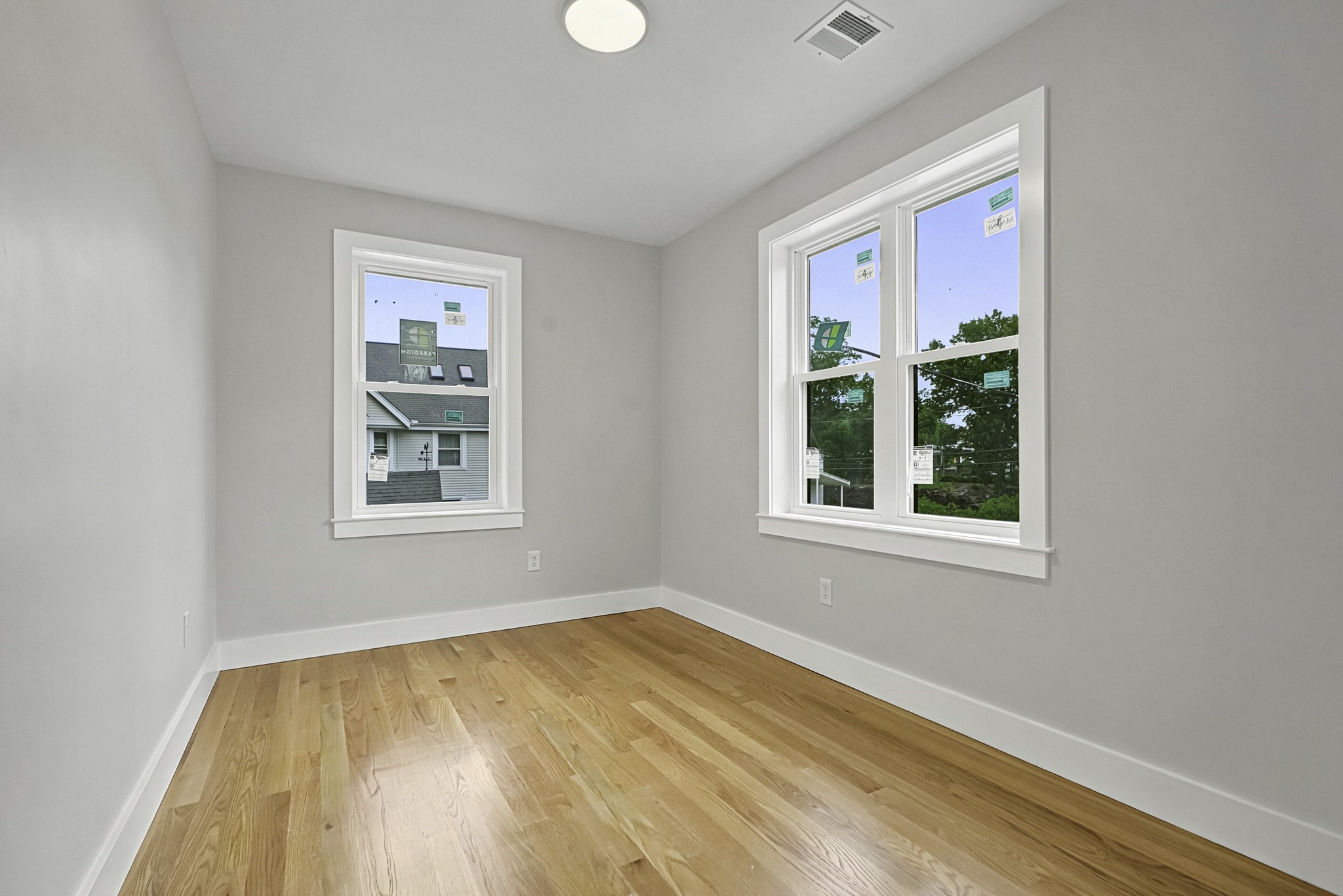4 Mayhew St Side Property Photo 12