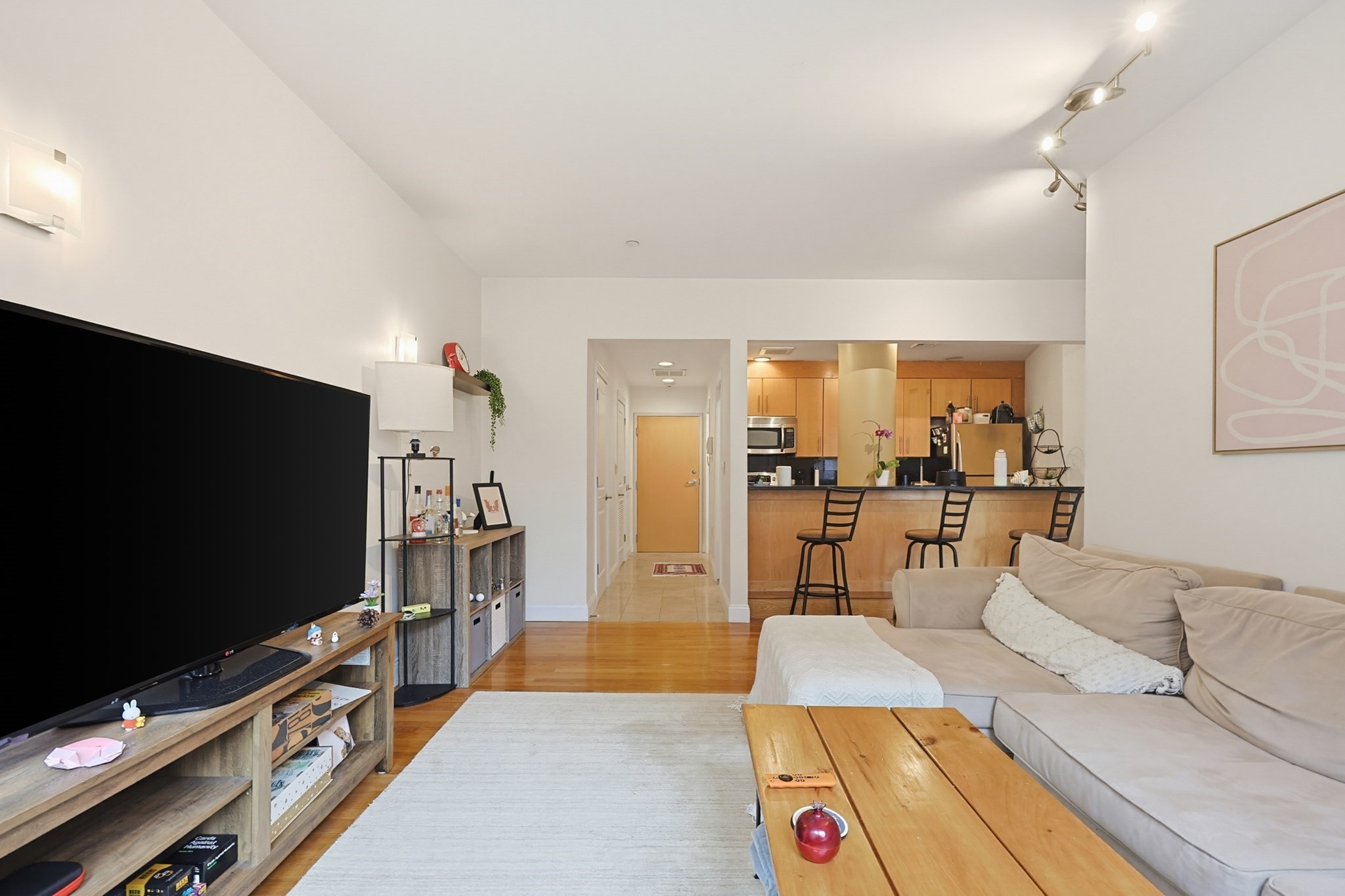 42 Beach St # 6b Property Photo 2