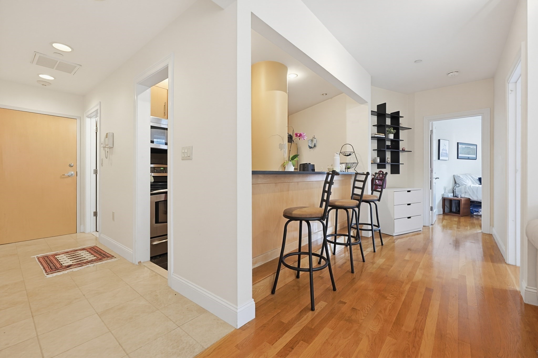 42 Beach St # 6b Property Photo 3