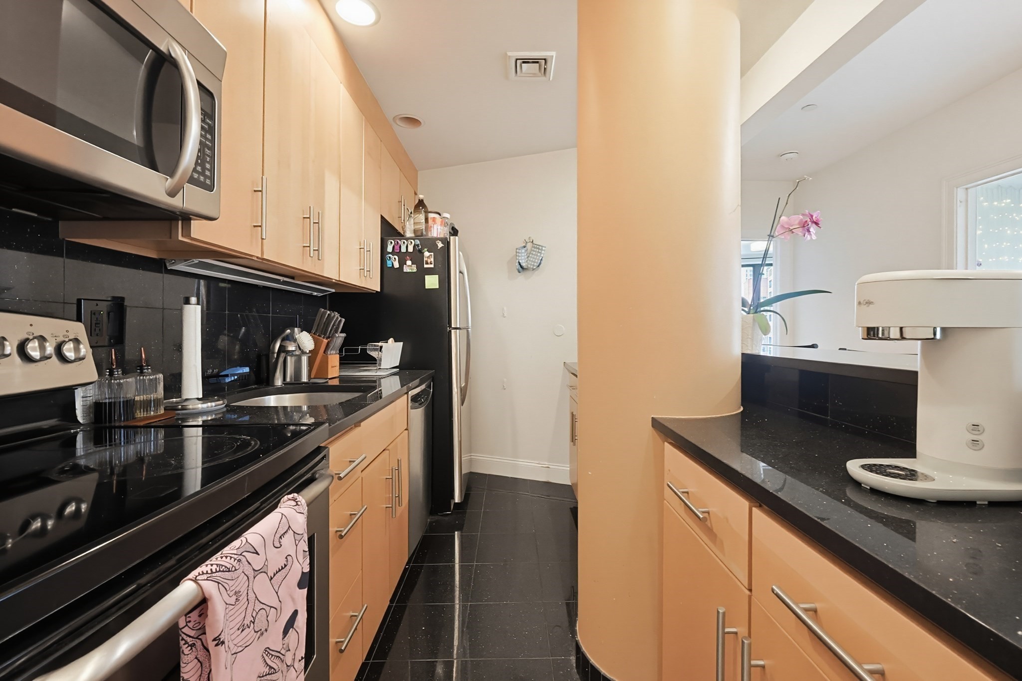42 Beach St # 6b Property Photo 4