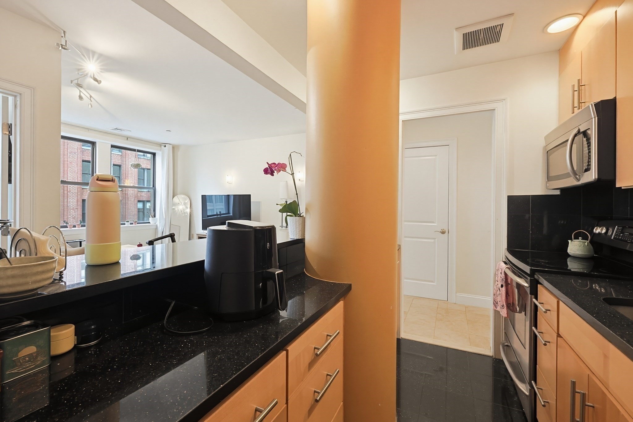 42 Beach St # 6b Property Photo 5