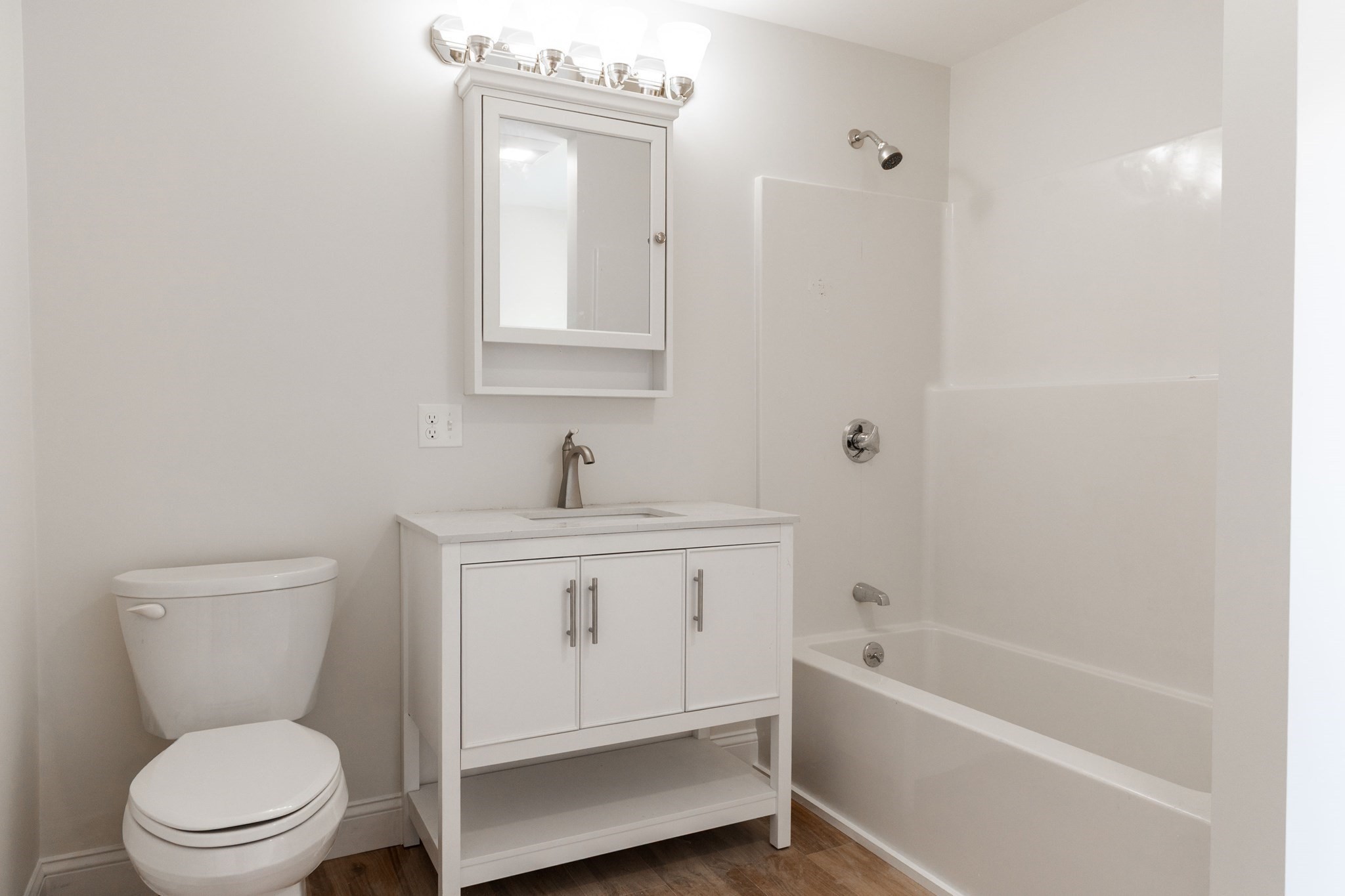 71 Friend St Property Photo 3
