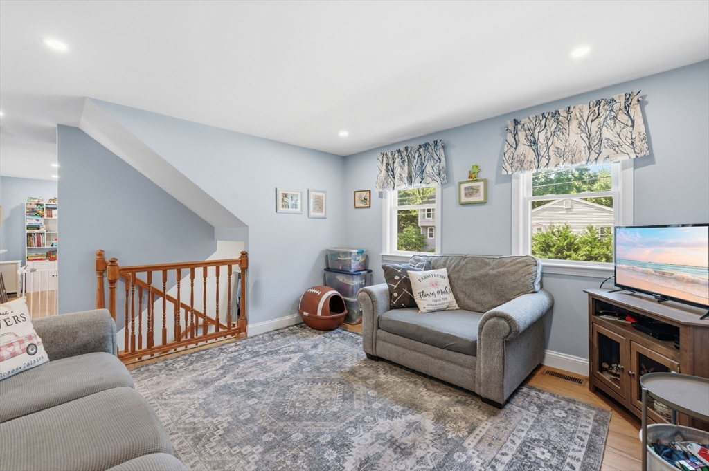 18 Tremont St Property Photo 3