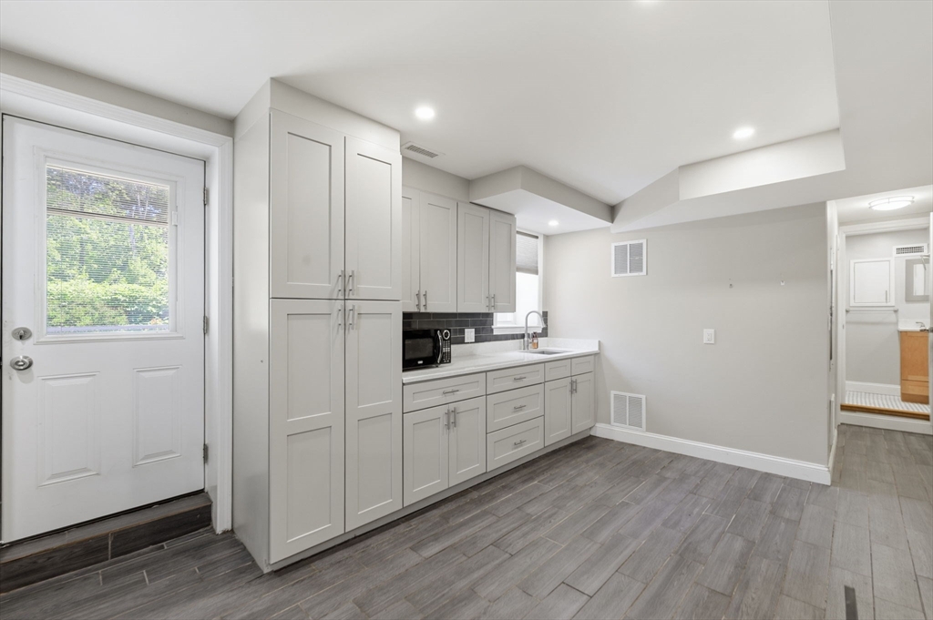 18 Tremont St Property Photo 35