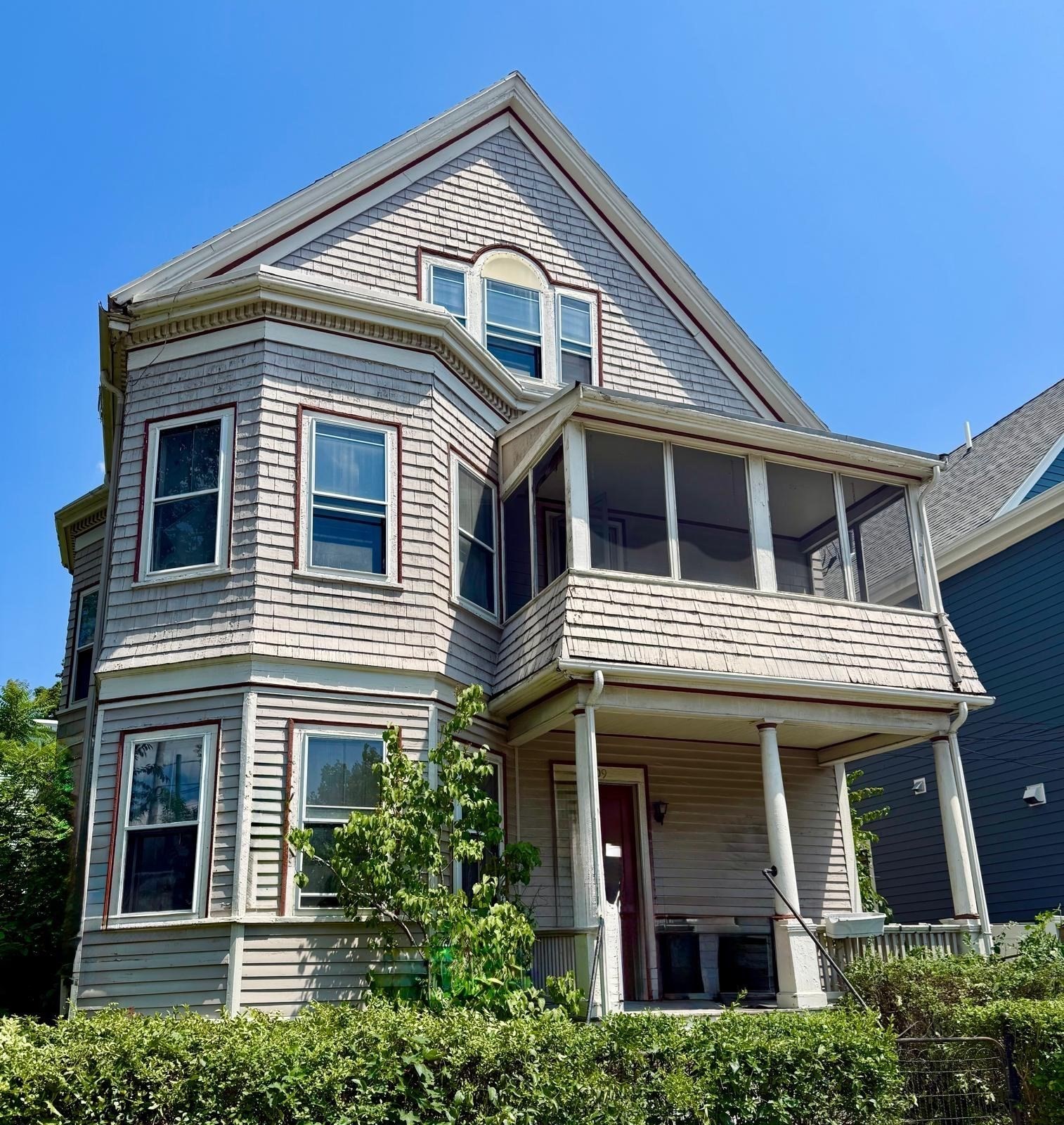 109 Belmont St