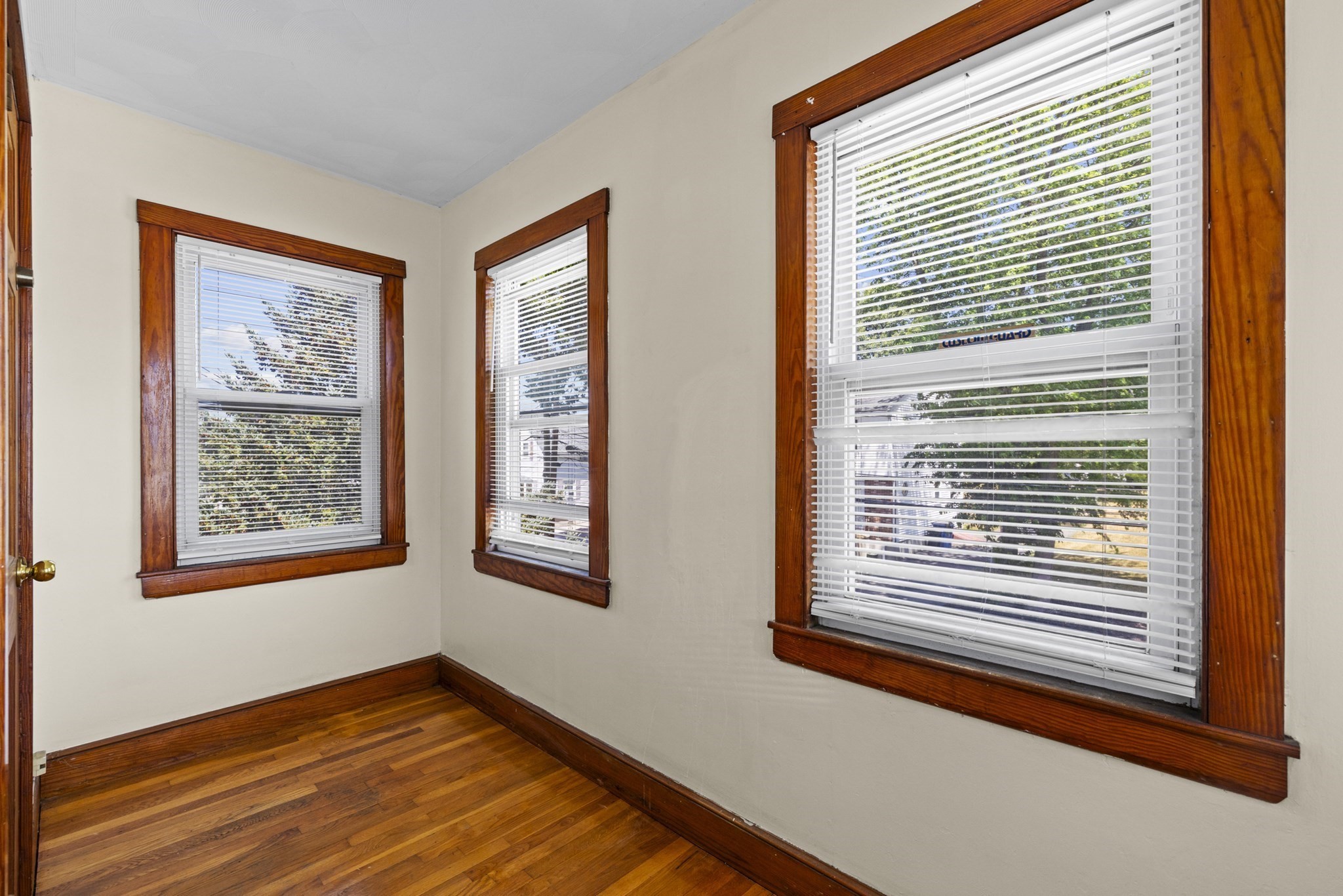 52 Chesterfield Property Photo 11
