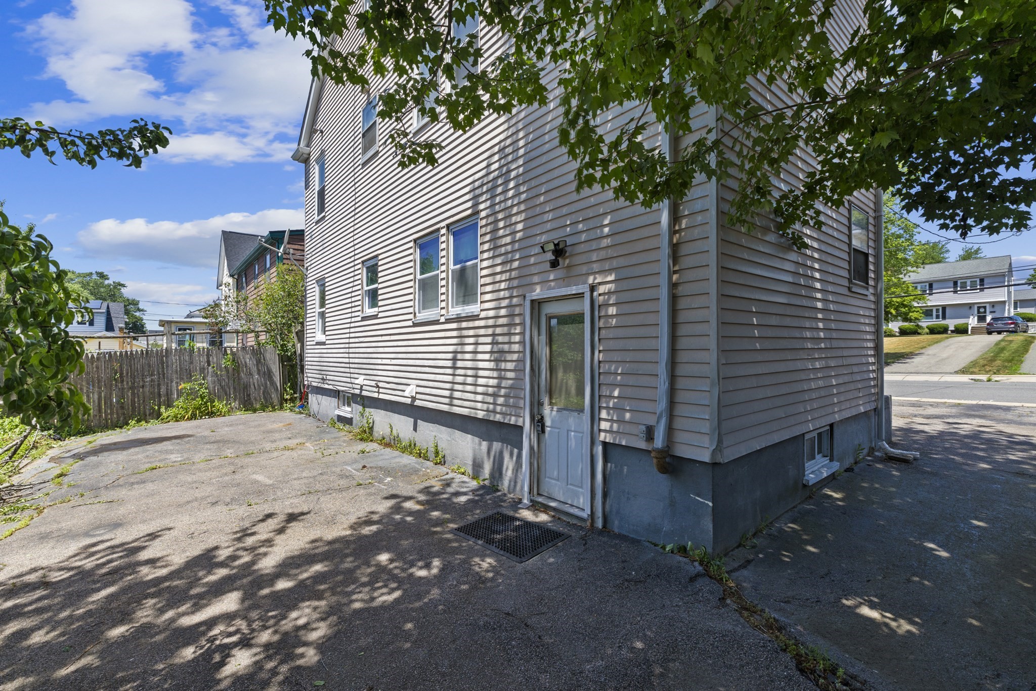 52 Chesterfield Property Photo 23