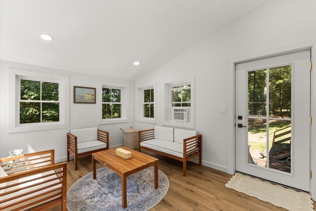 17 Farm St Property Photo 17