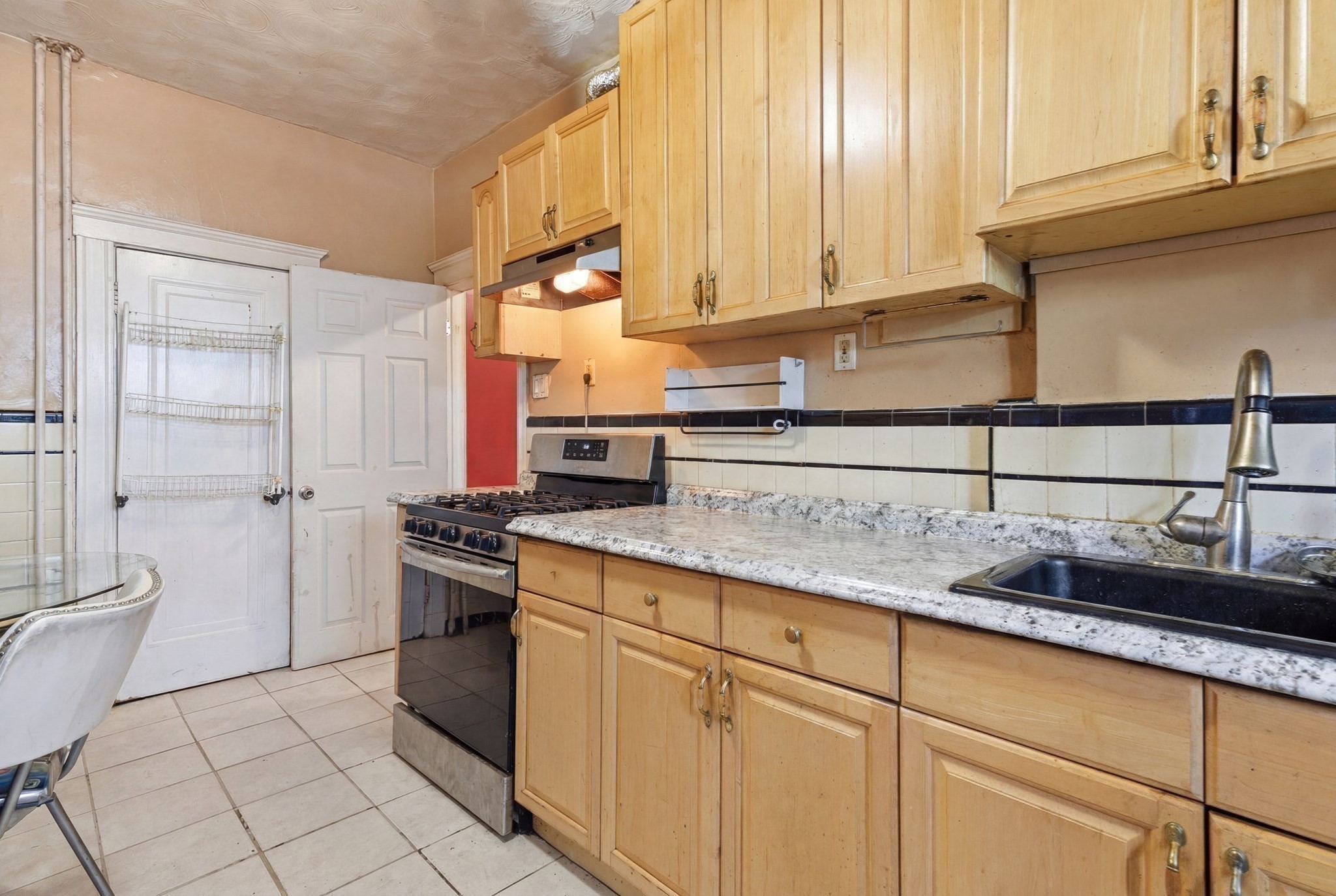 29 Esmond St Property Photo 31