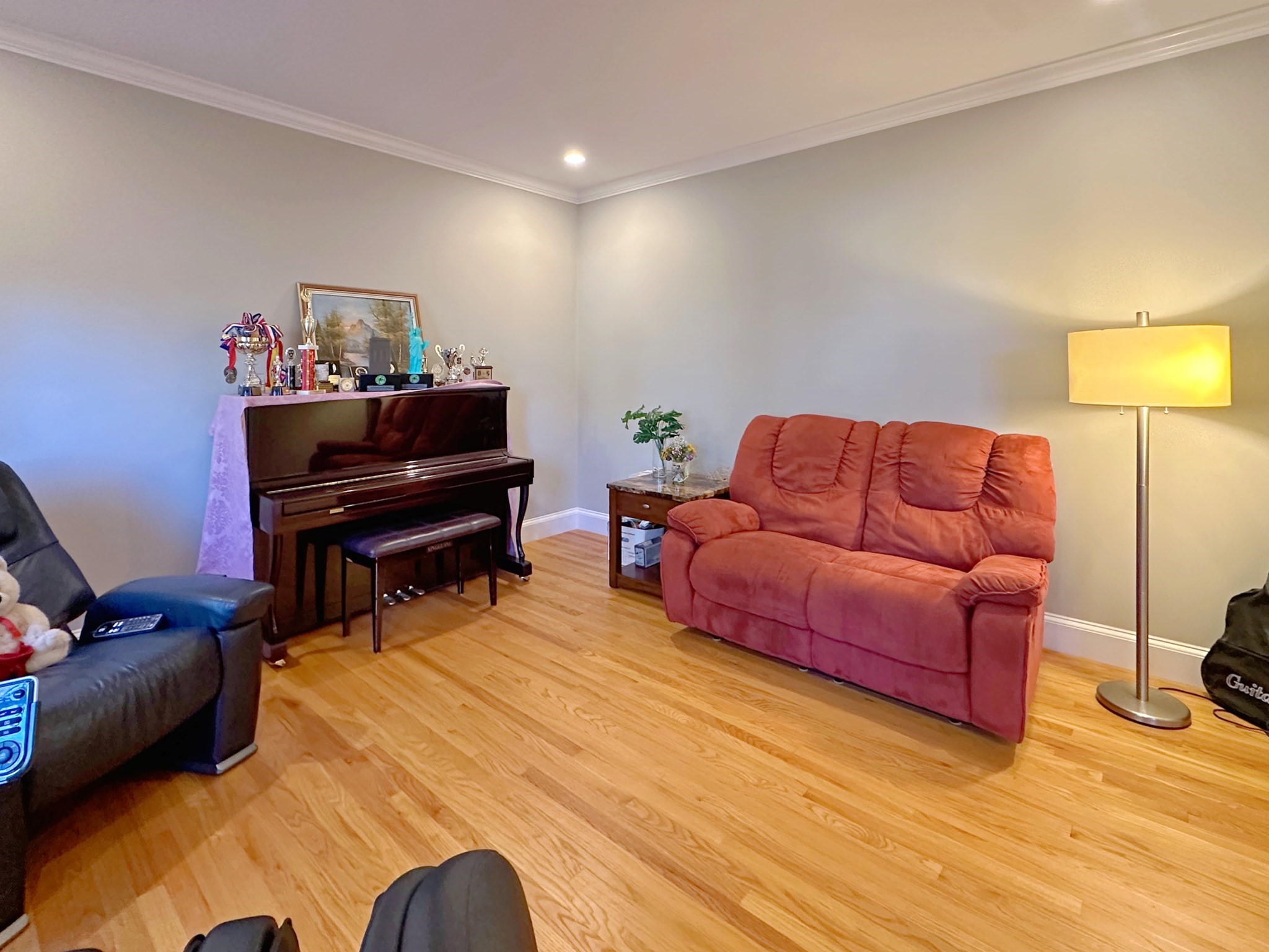 11 Oakland St Property Photo 4