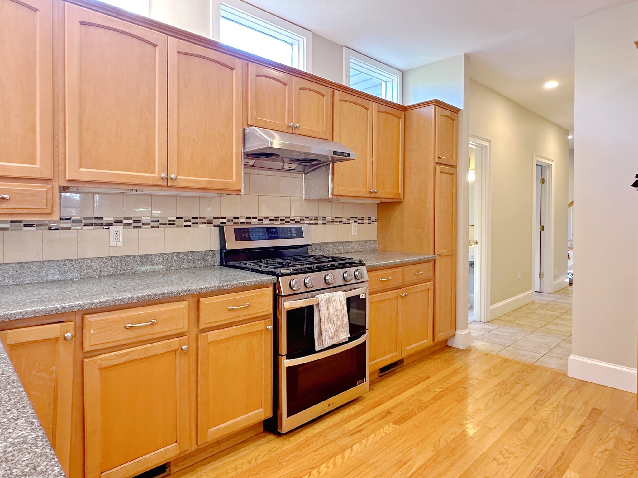 11 Oakland St Property Photo 14