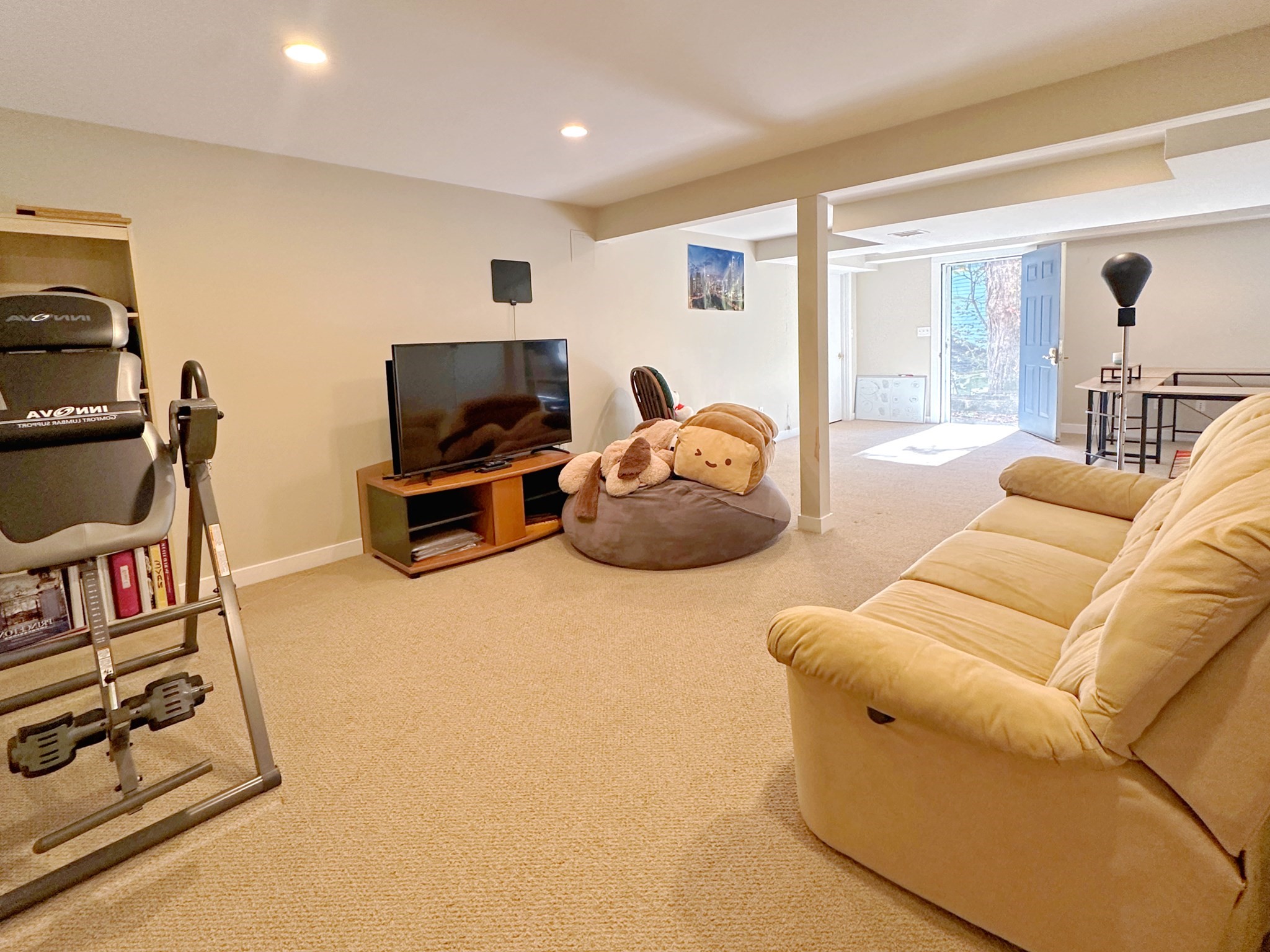 11 Oakland St Property Photo 38