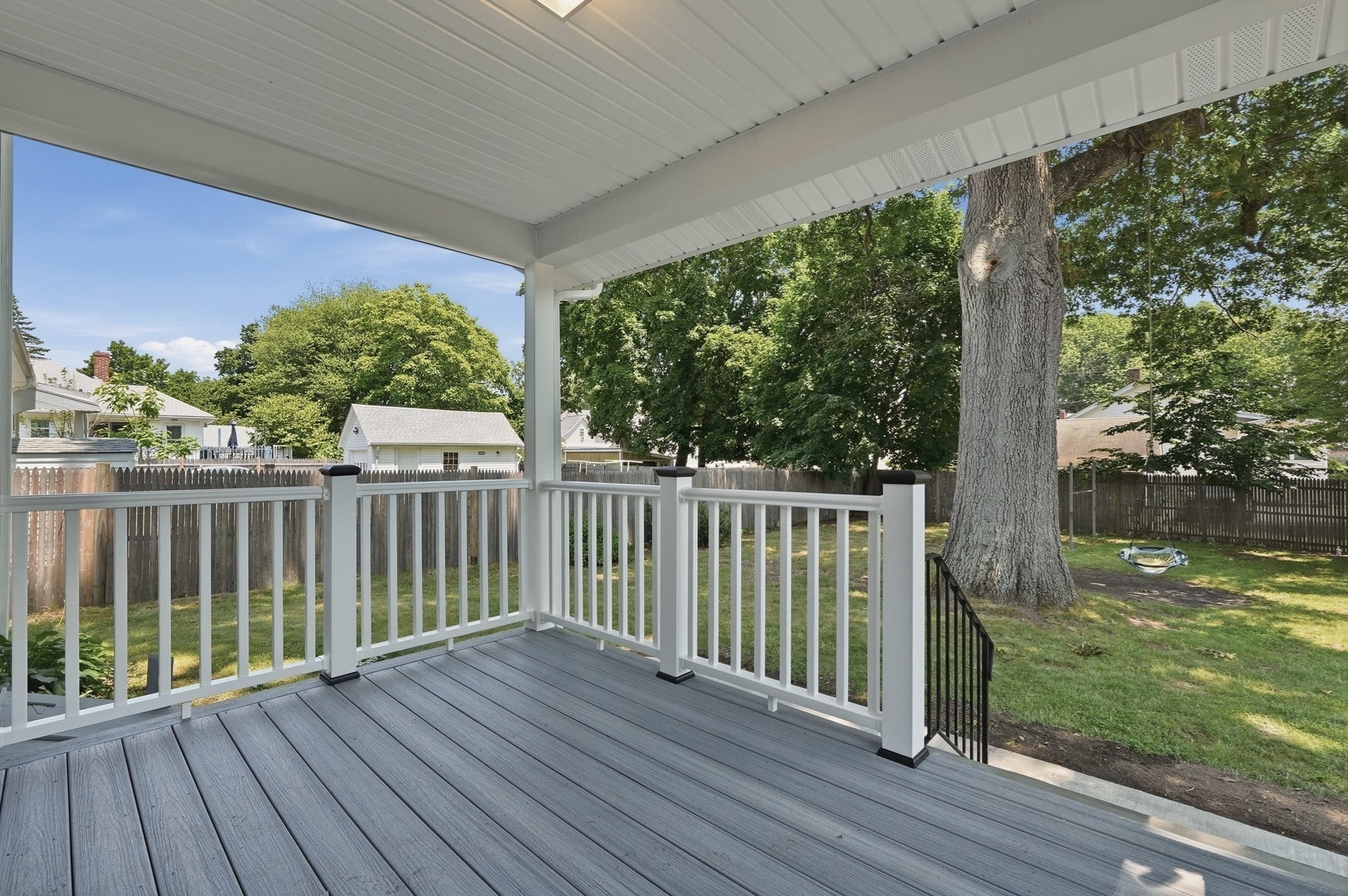 190 Manomet St Property Photo 8