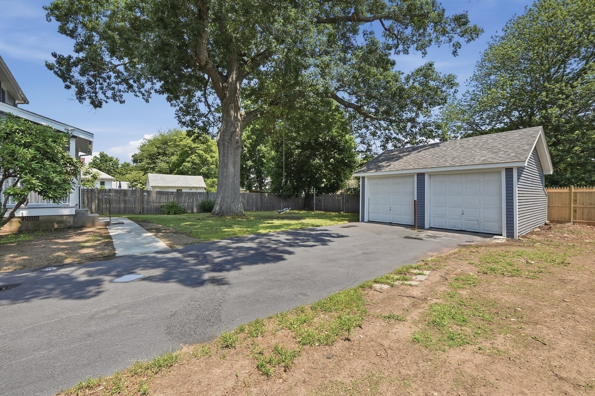190 Manomet St Property Photo 10