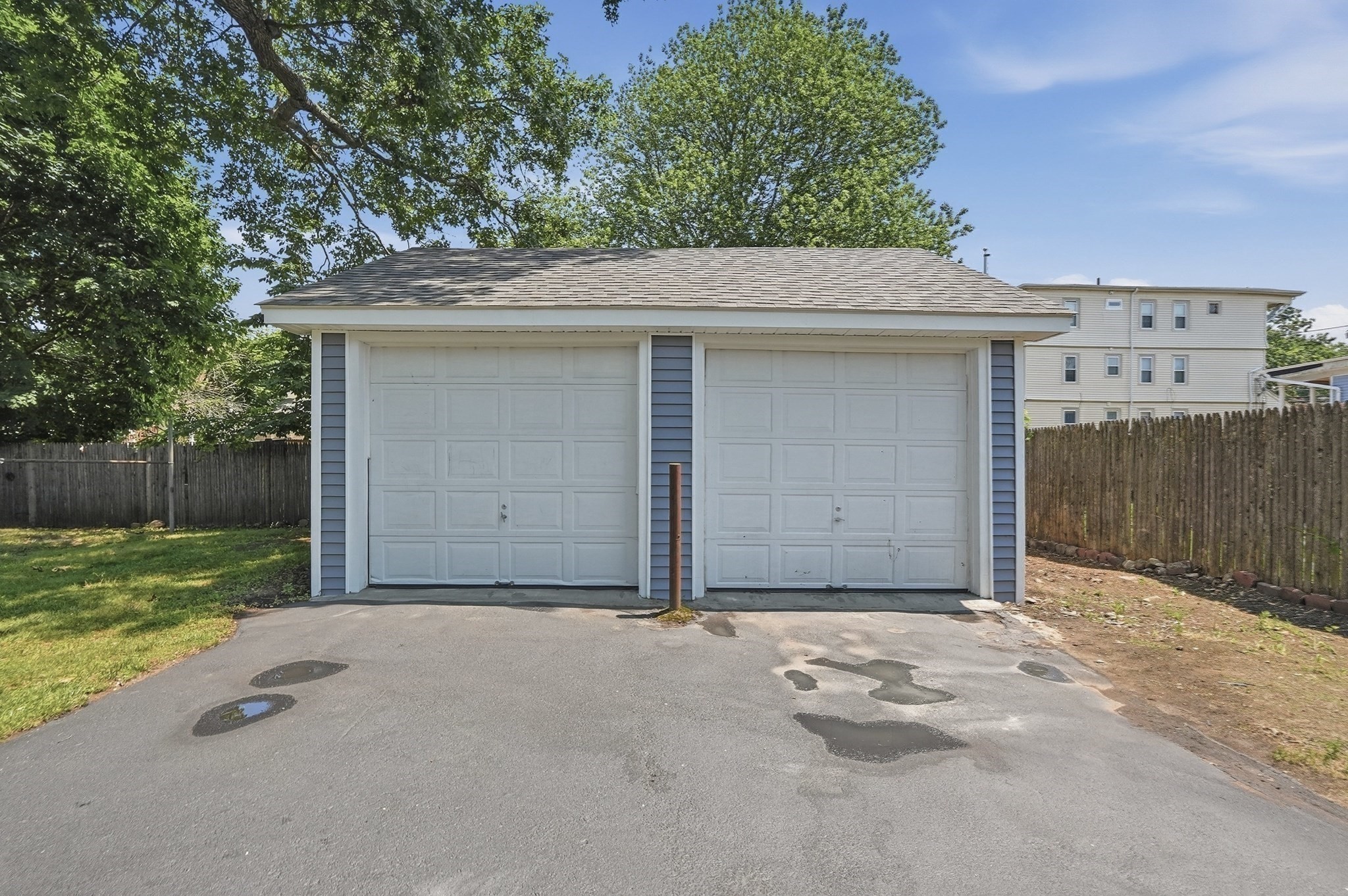 190 Manomet St Property Photo 11