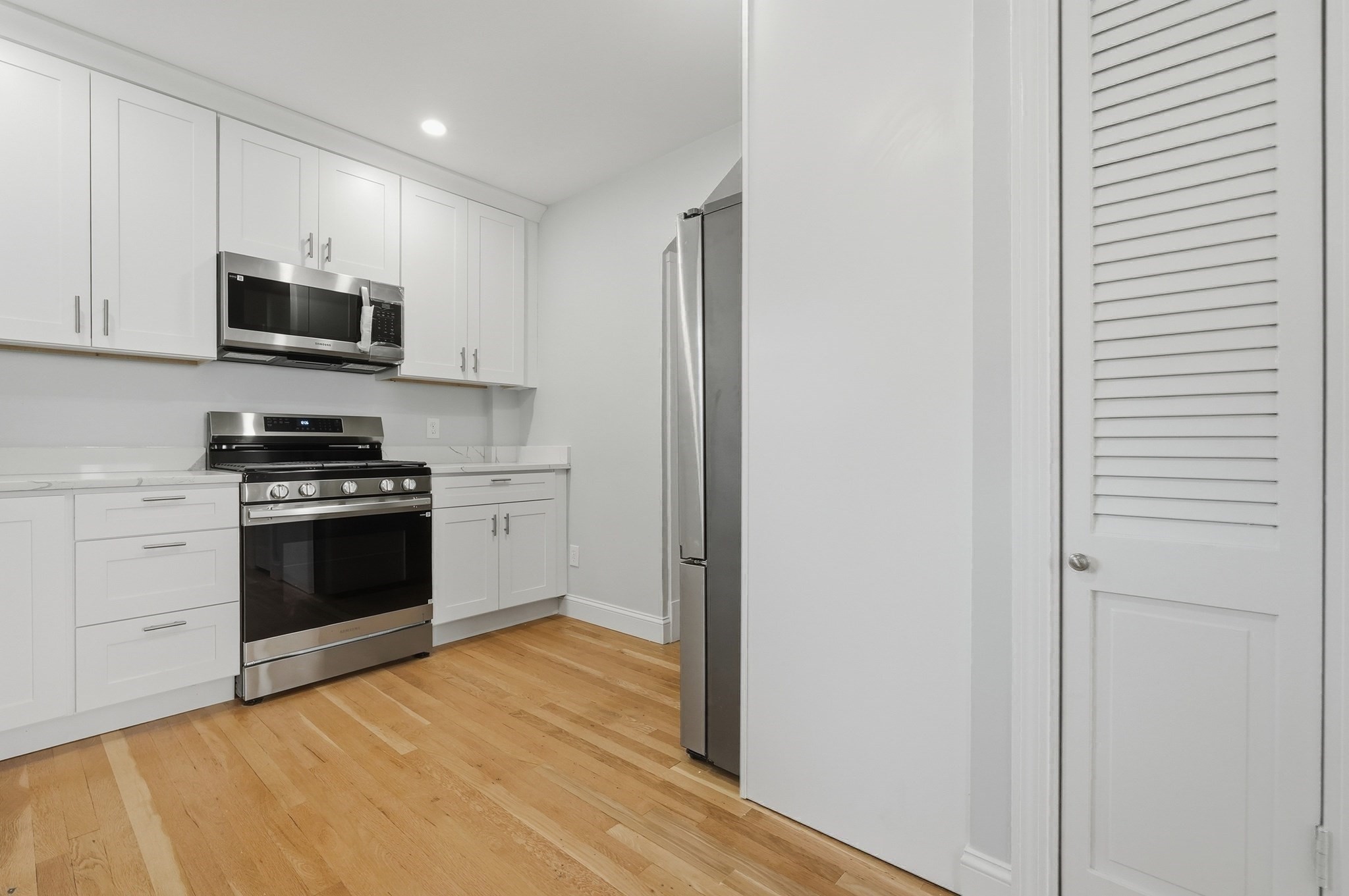 190 Manomet St Property Photo 16