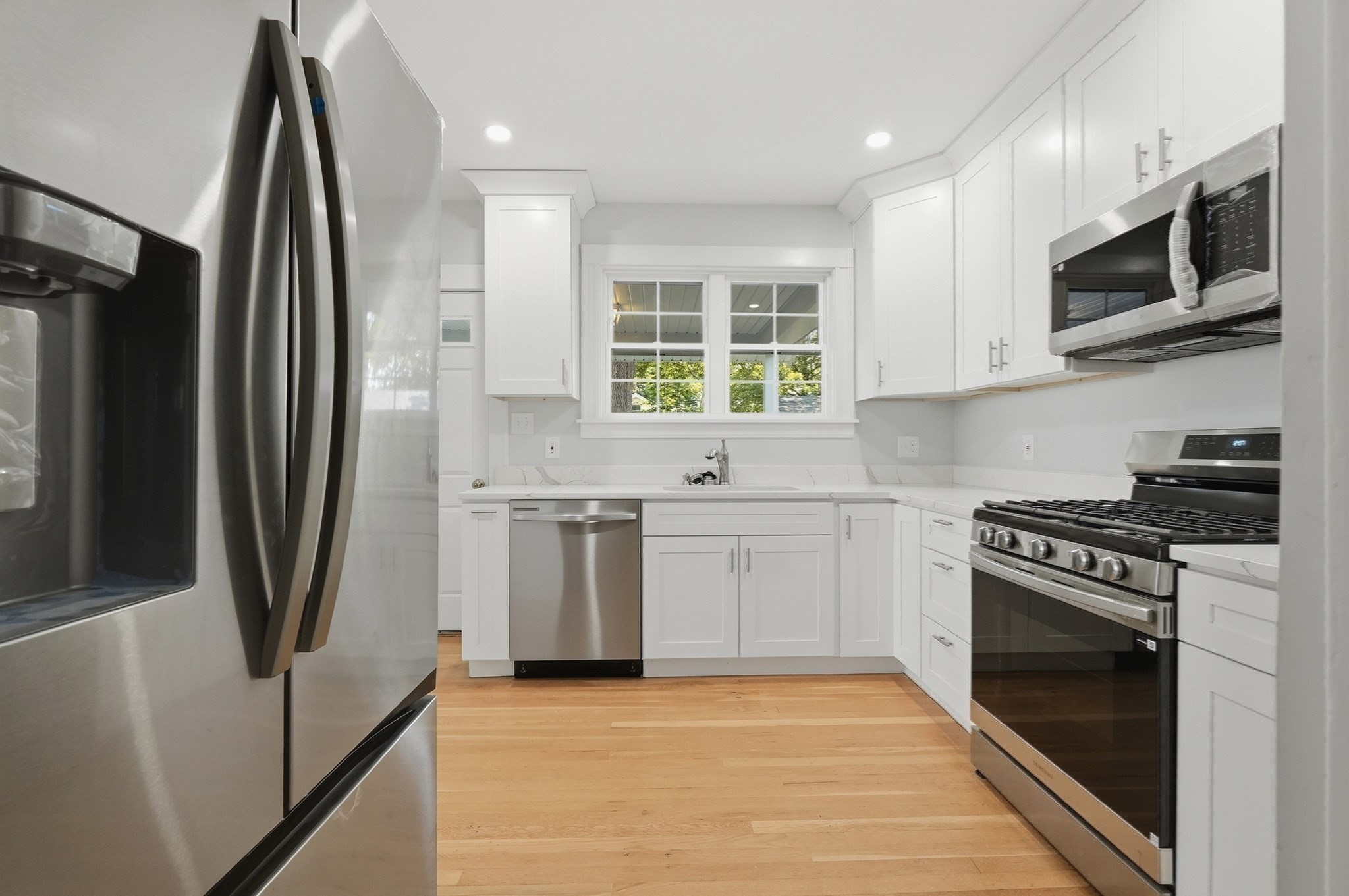 190 Manomet St Property Photo 18