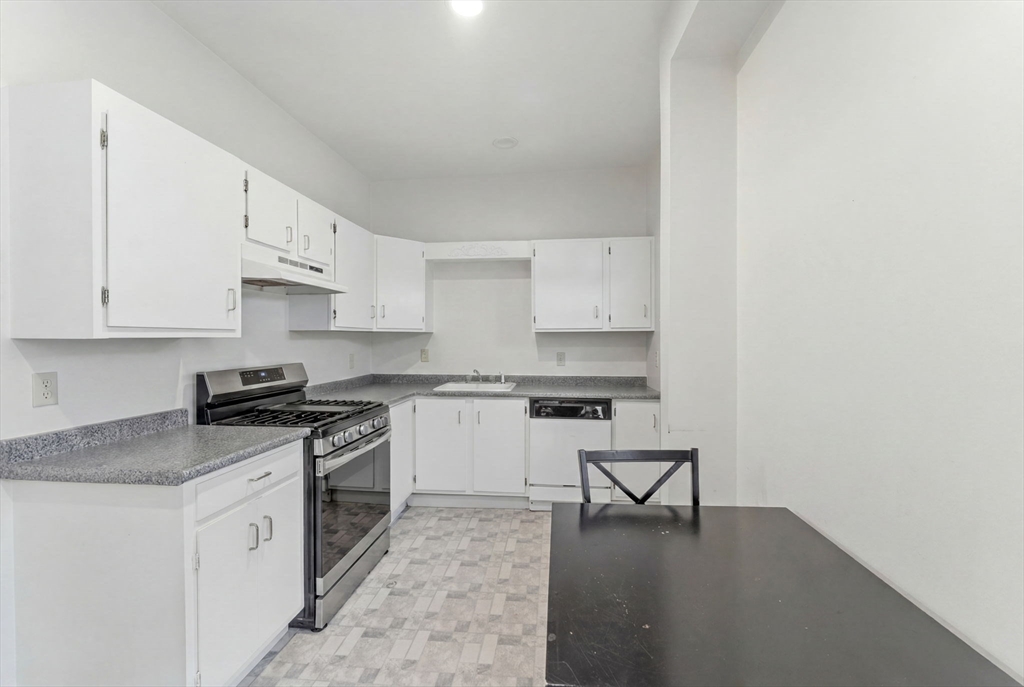 659 Washington St Property Photo 2