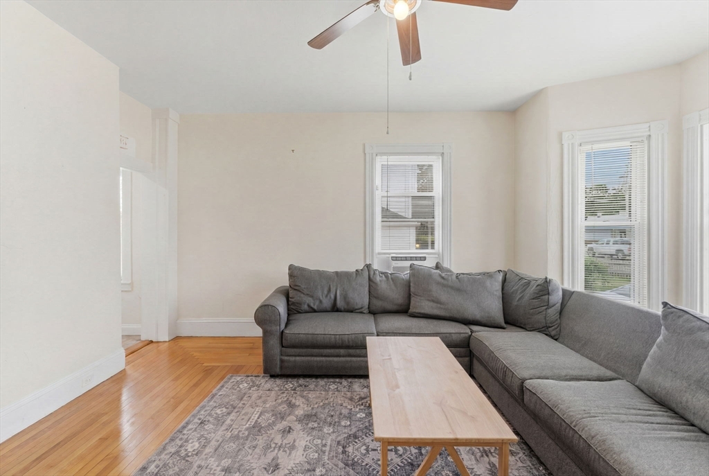 659 Washington St Property Photo 5