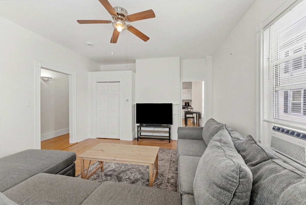 659 Washington St Property Photo 12