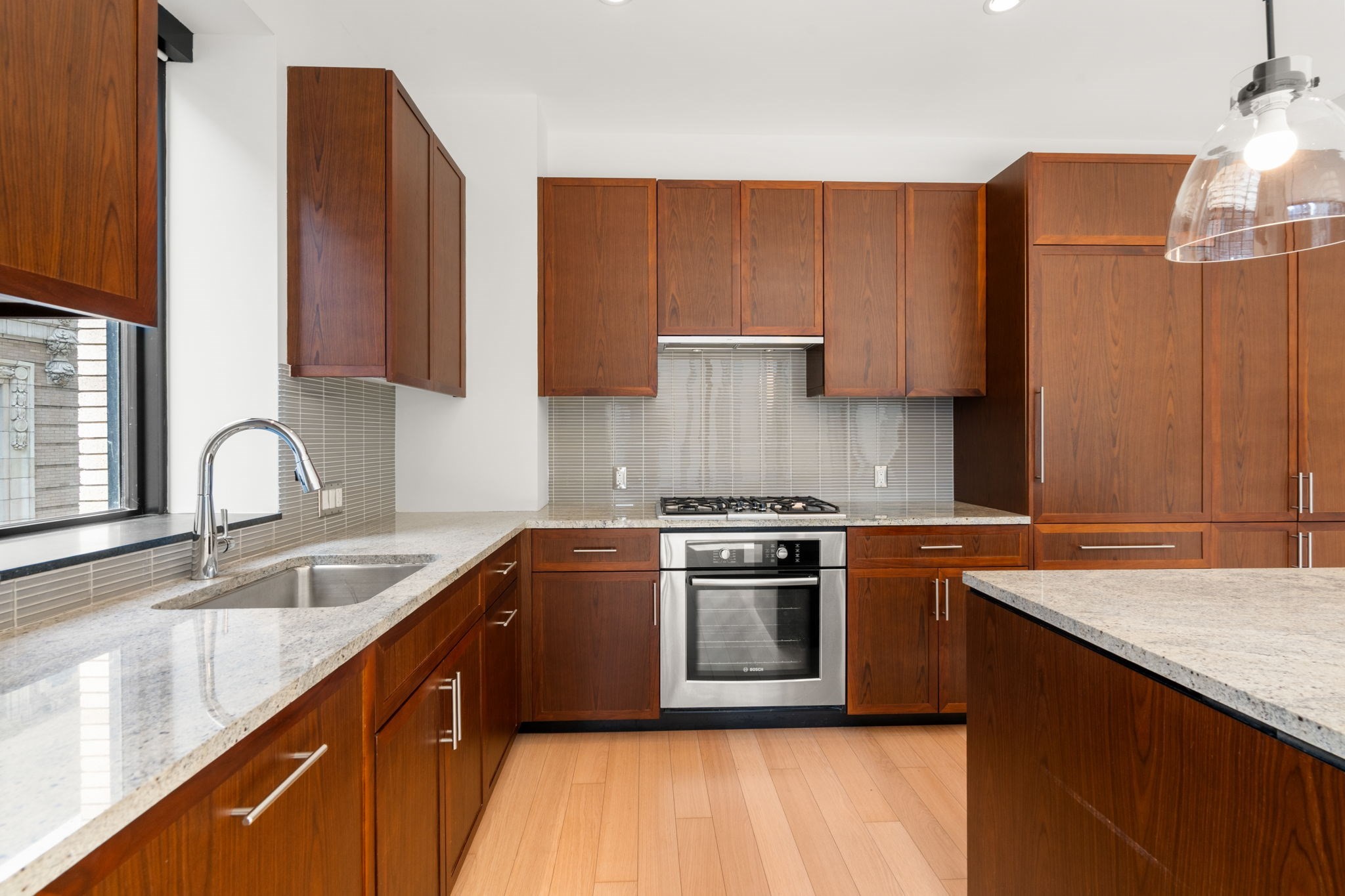 580 Washington St # 8c Property Photo 6