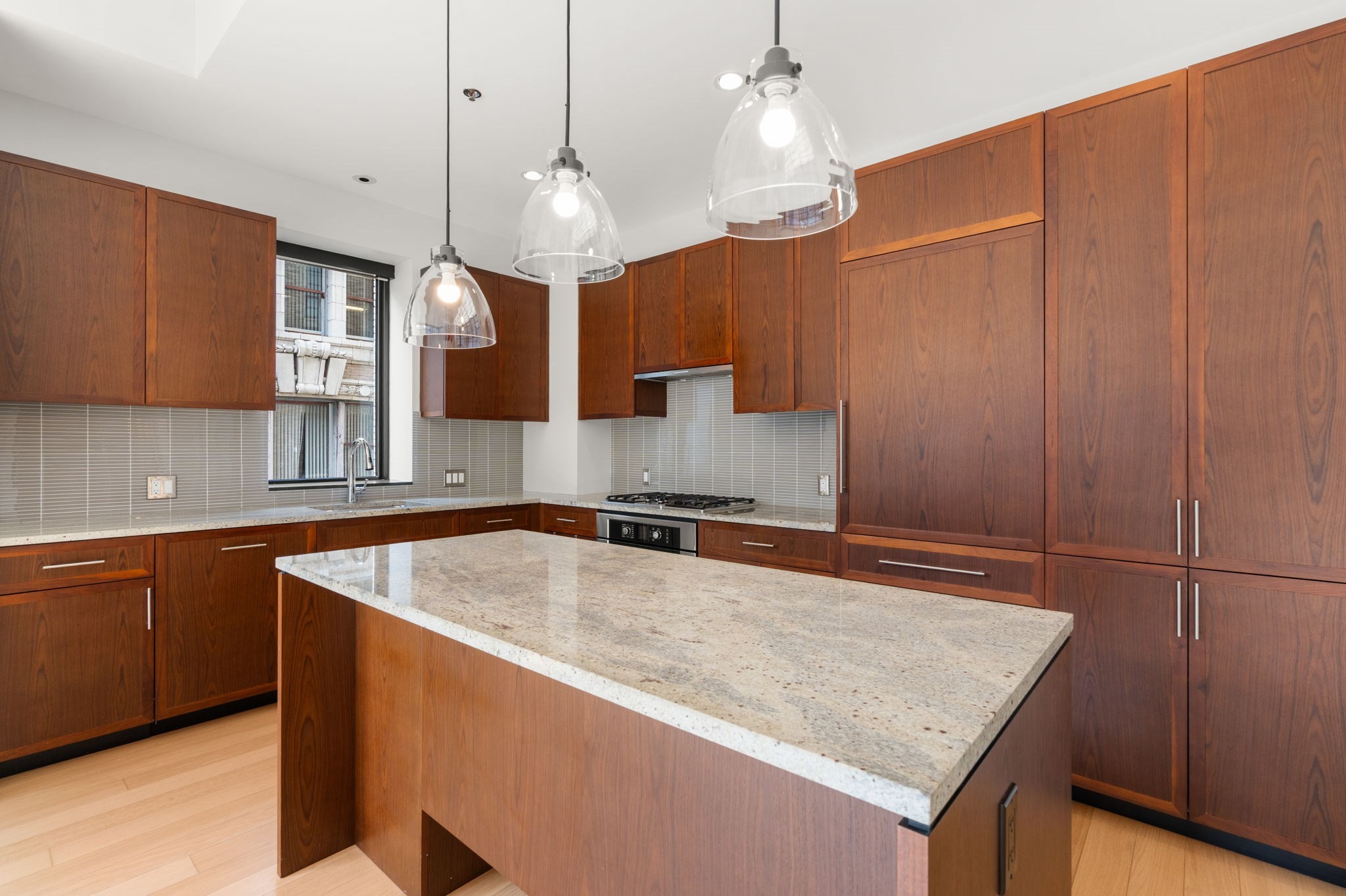 580 Washington St # 8c Property Photo 8