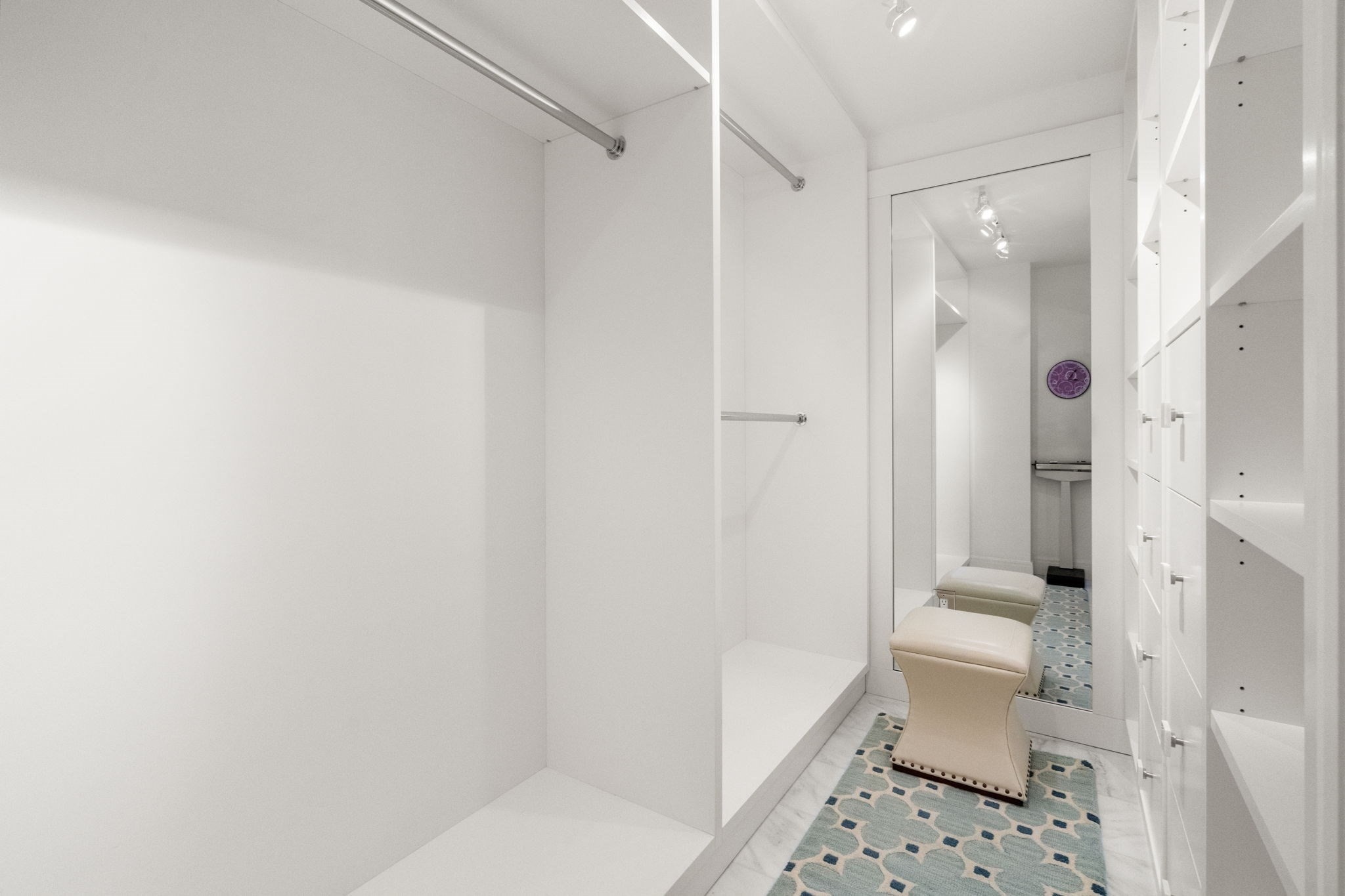 85 E India Row Property Photo 14