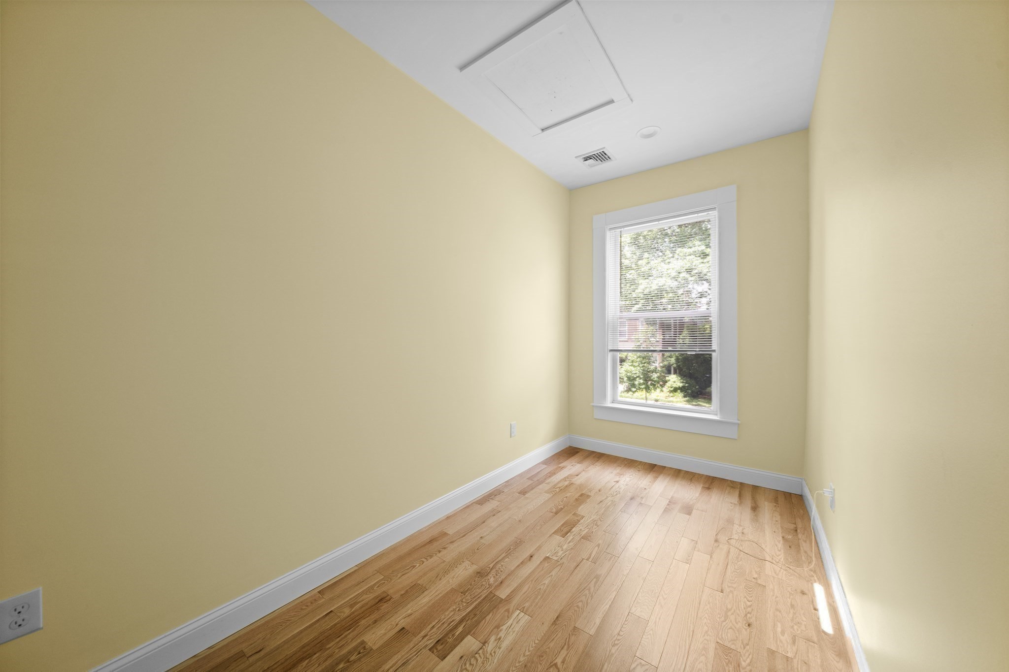 20 Linden St Property Photo 24
